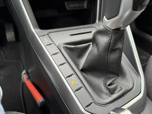 Volkswagen Polo view 28