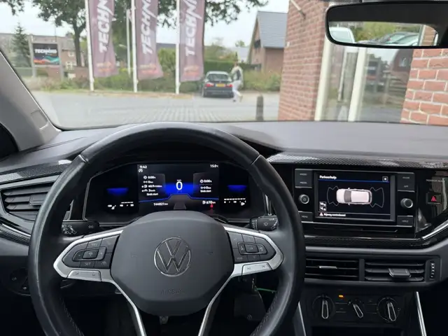 Volkswagen Polo view 9