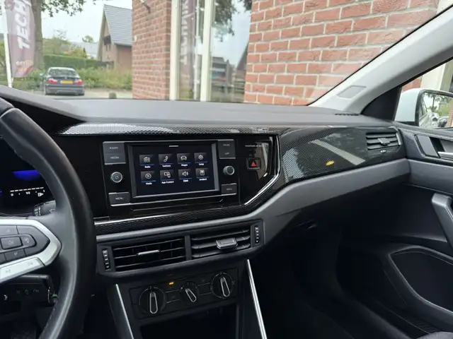 Volkswagen Polo view 25
