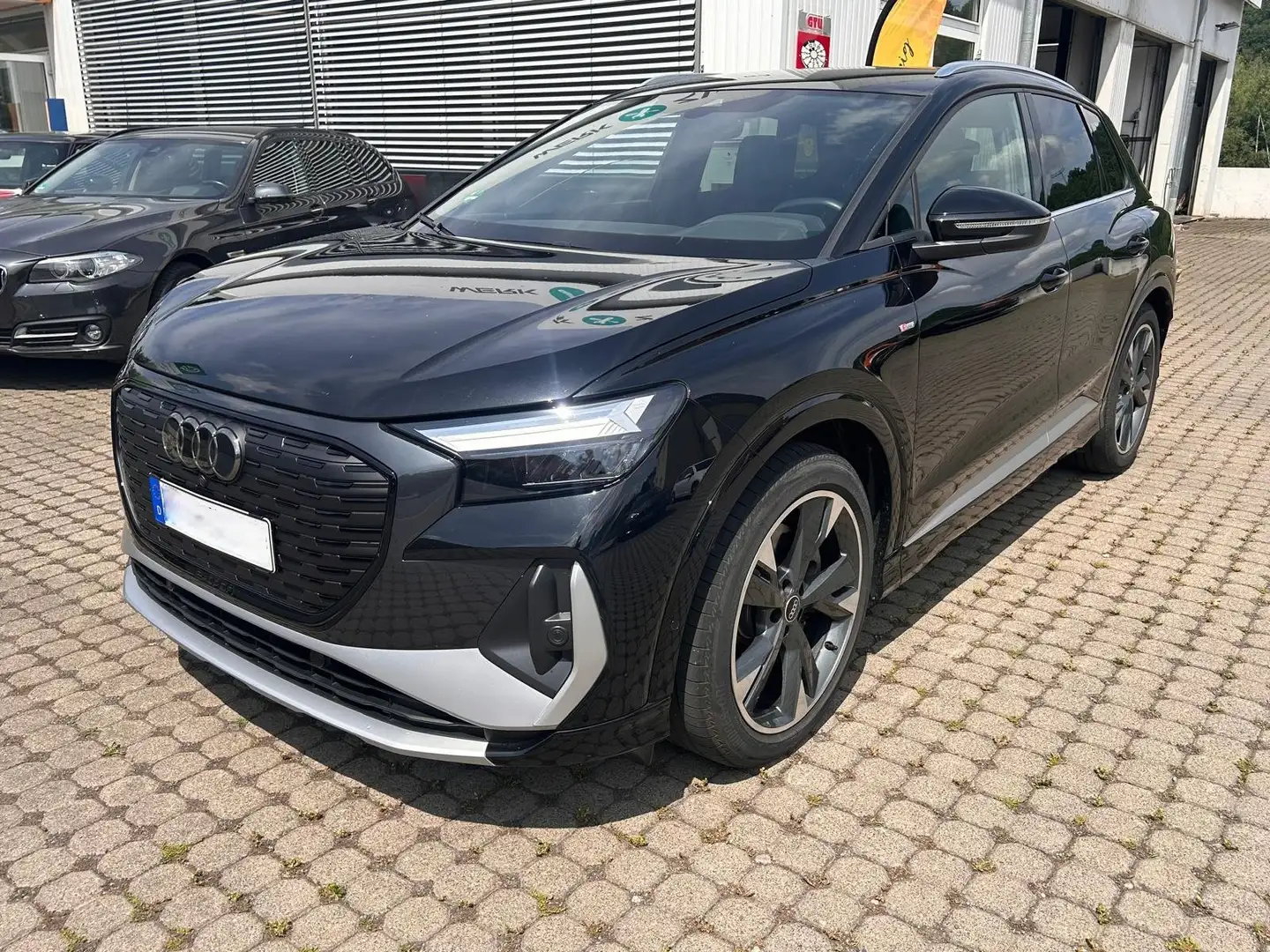 Audi Q4 e-tron 40 e-tron S-Line, 20",Leder,Navi Schwarz - 1
