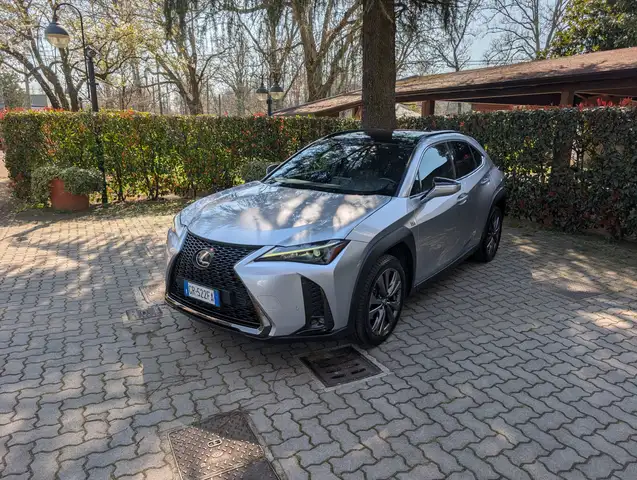 Lexus UX 250h F Sport 2wd cvt