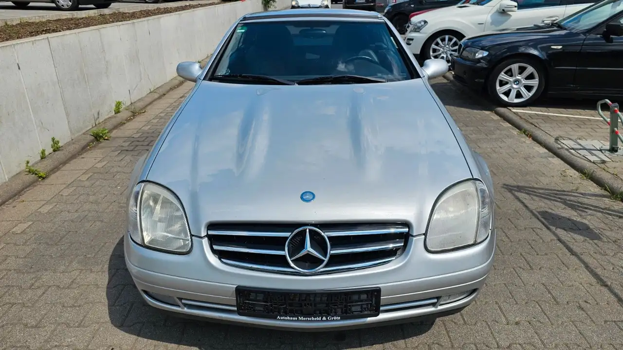 Mercedes-Benz SLK 230