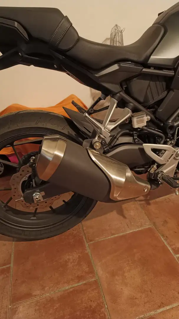 Honda CB 300 Noir - 2