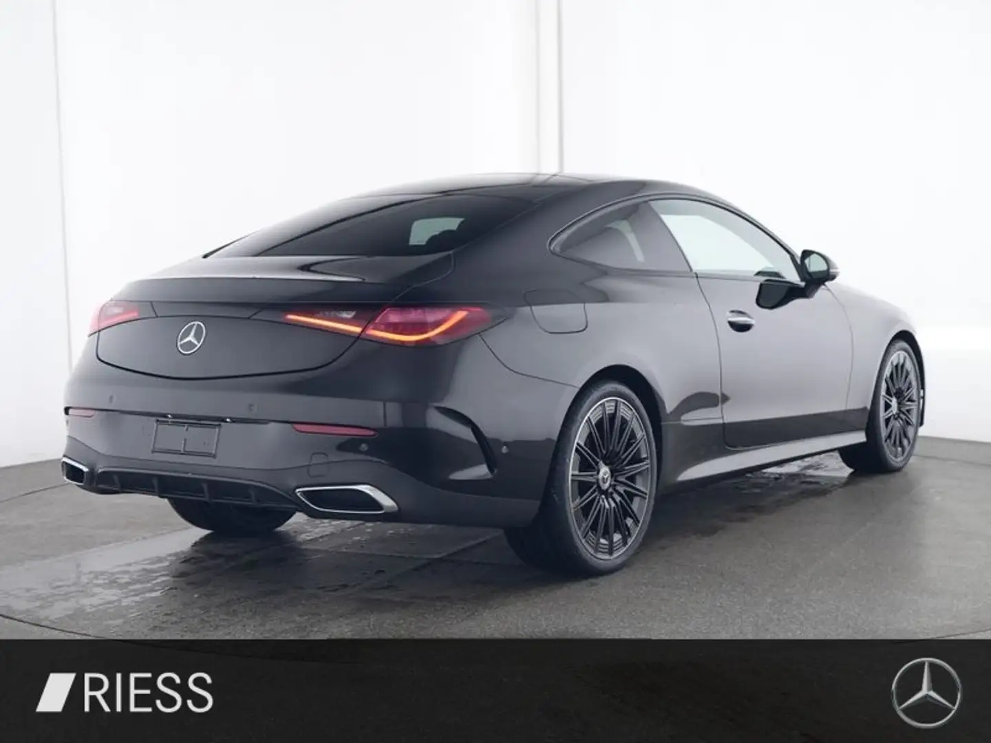 Mercedes-Benz CLE 220 d Cp AMG Sport Night Distr Pano AHK W-Paket Schwarz - 2