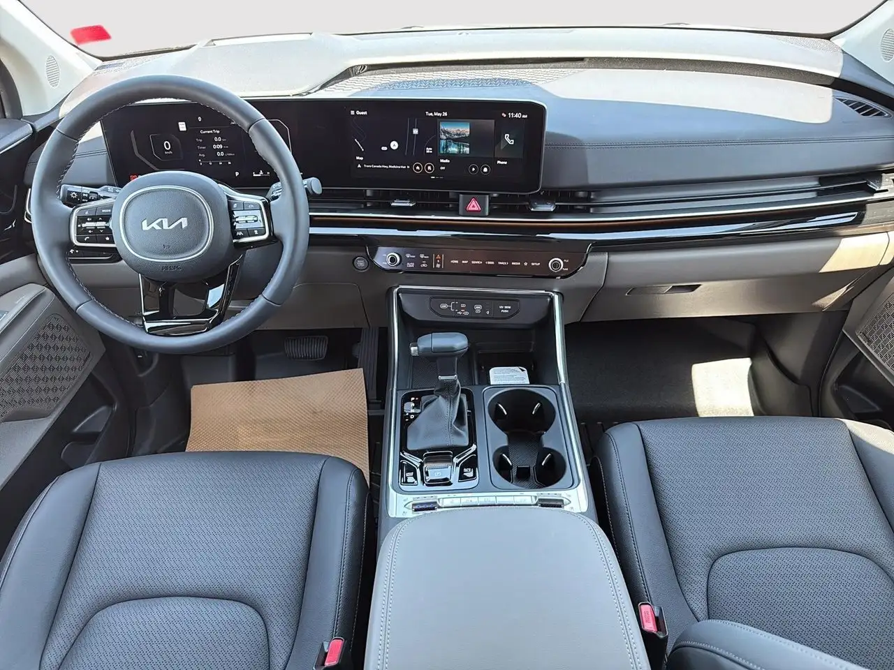Kia Carnival снимка Kia Carnival