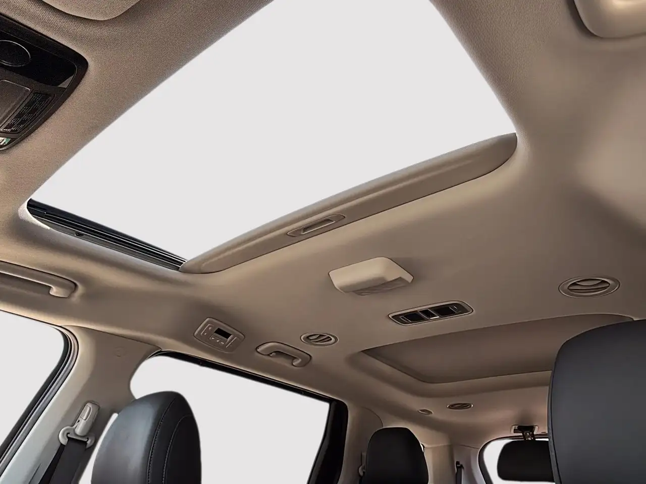 Kia Carnival снимка Kia Carnival
