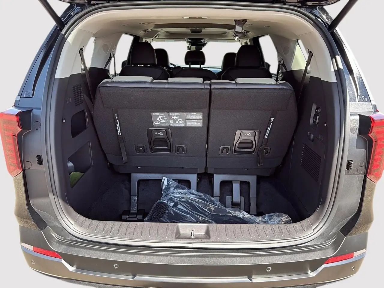 Kia Carnival снимка Kia Carnival