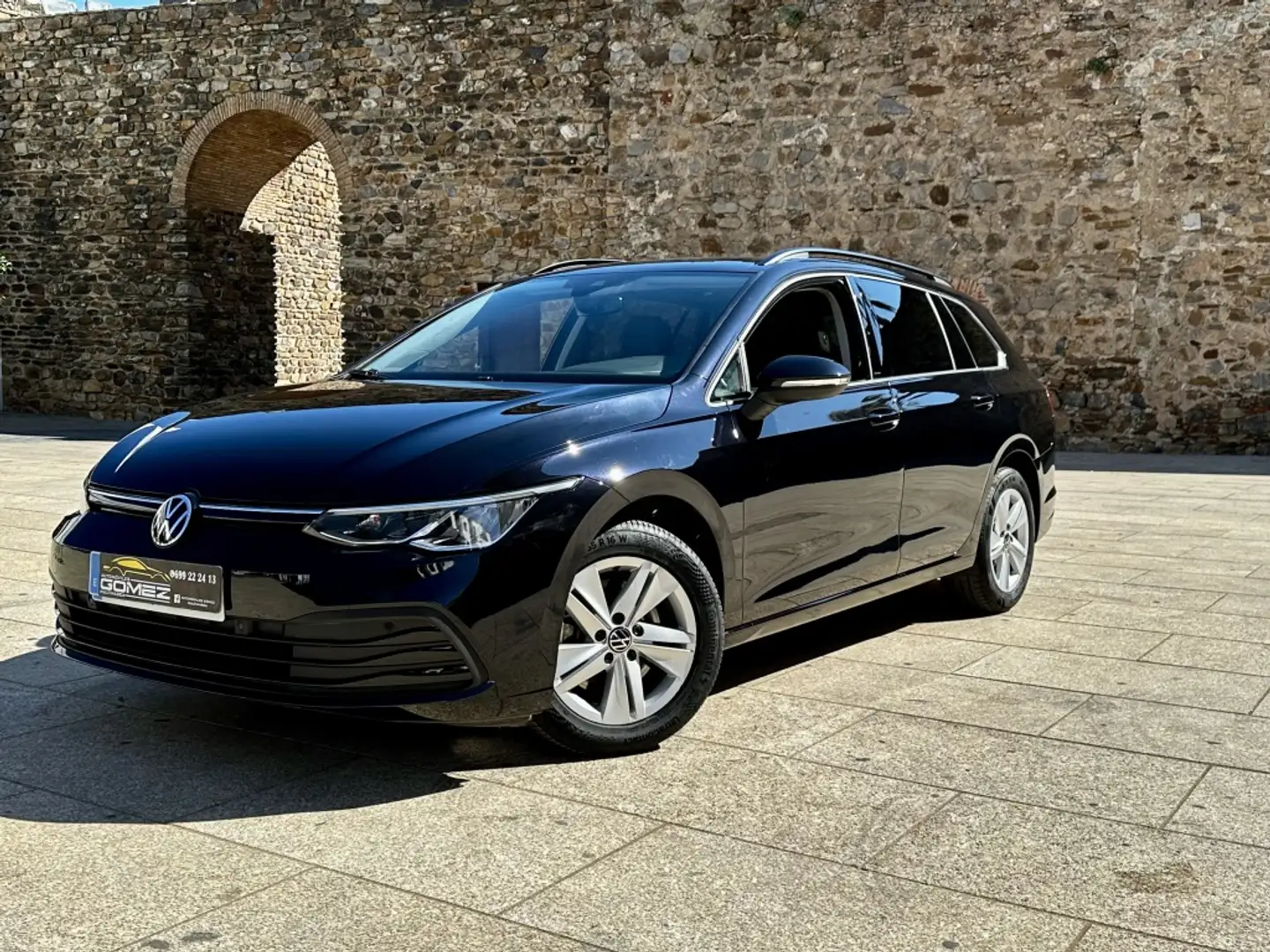 Volkswagen Golf 2.0TDI DSG 85kW Zwart - 1