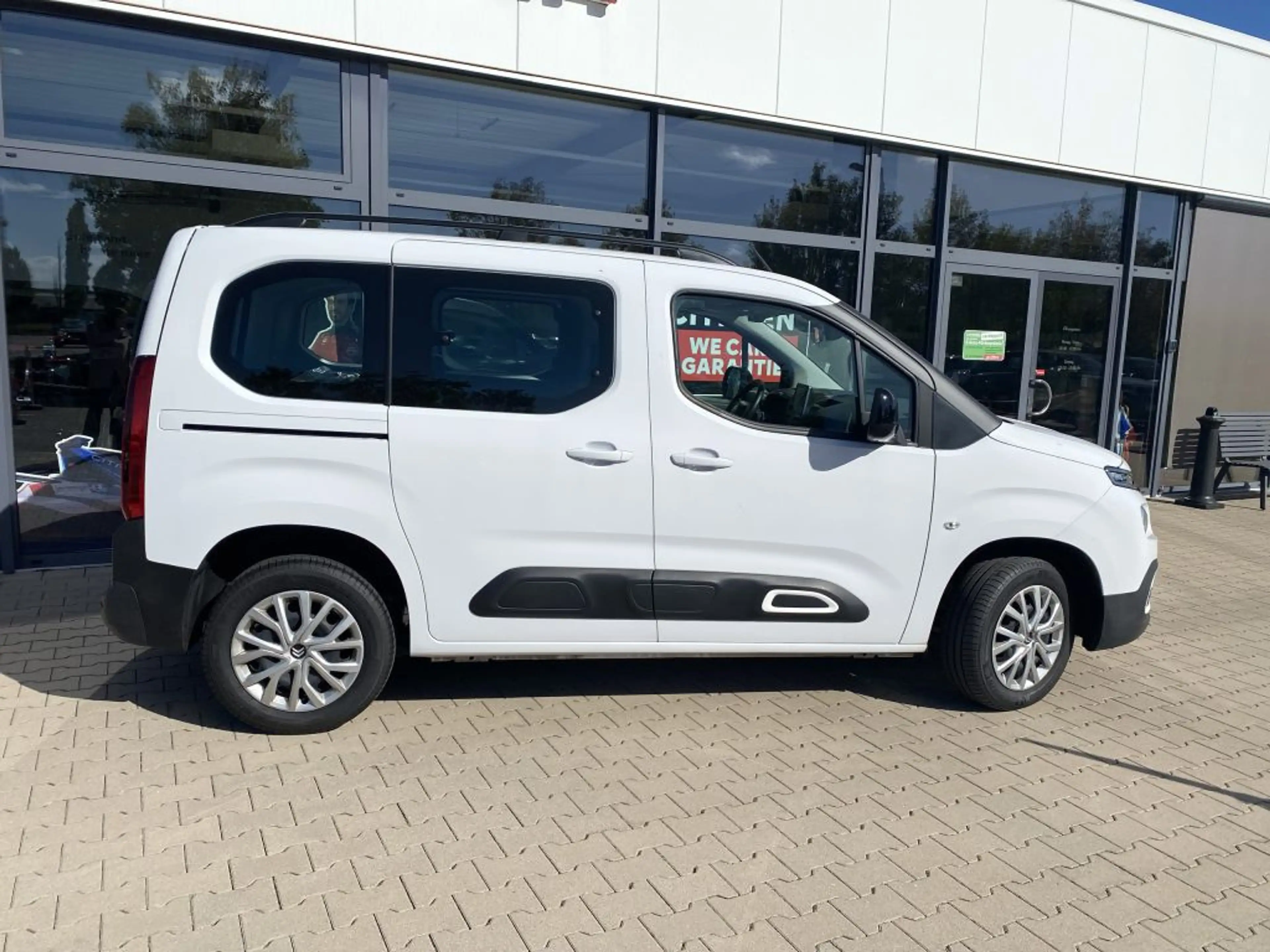 Citroen Berlingo M PureTech 110 FEEL *Keyless*Touch 8 Zoll*PDC*CP* — photo 5