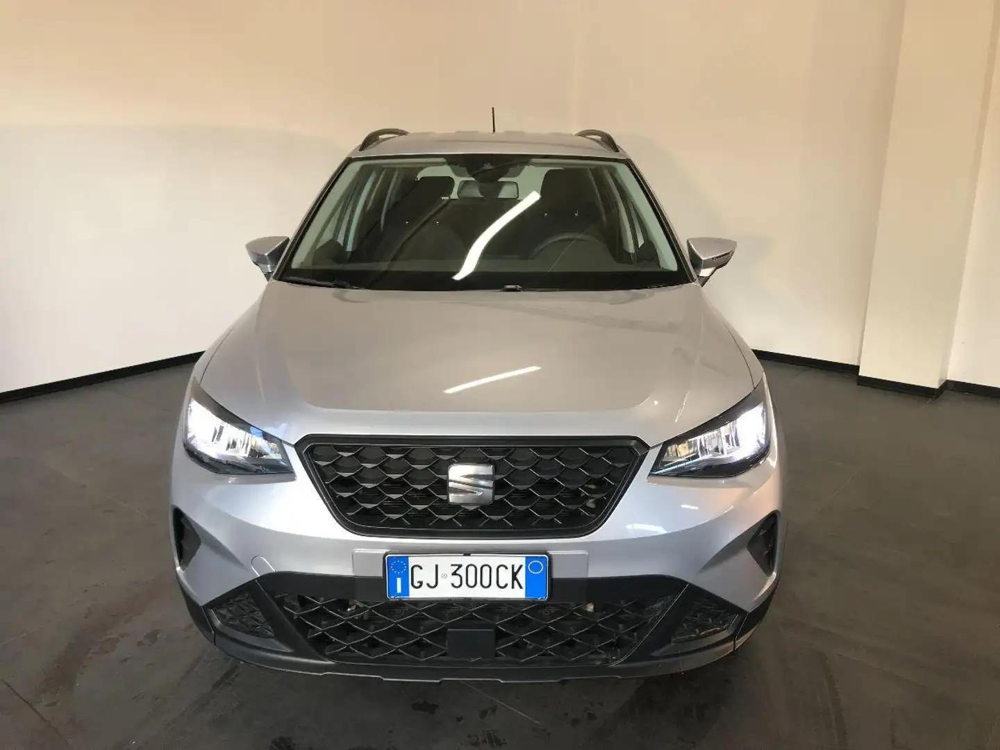 SEAT Arona 1.0 EcoTSI Reference Gris - 2