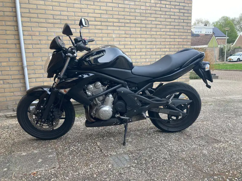 Kawasaki ER-6n - foto 2