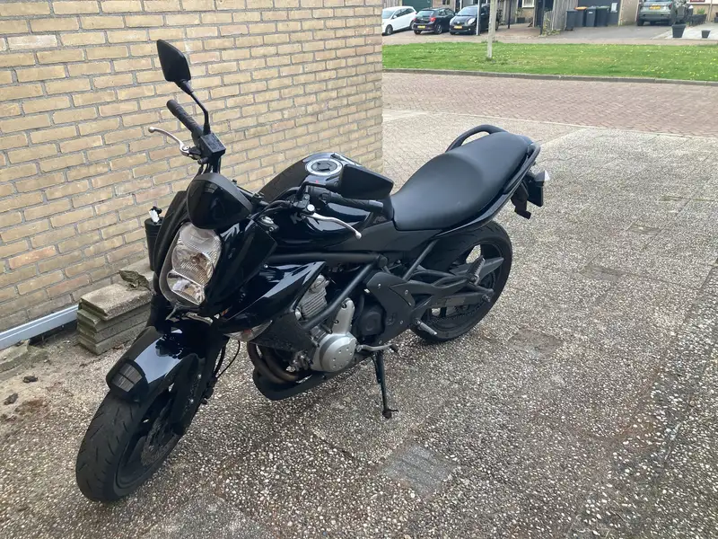 Kawasaki ER-6n - foto 6