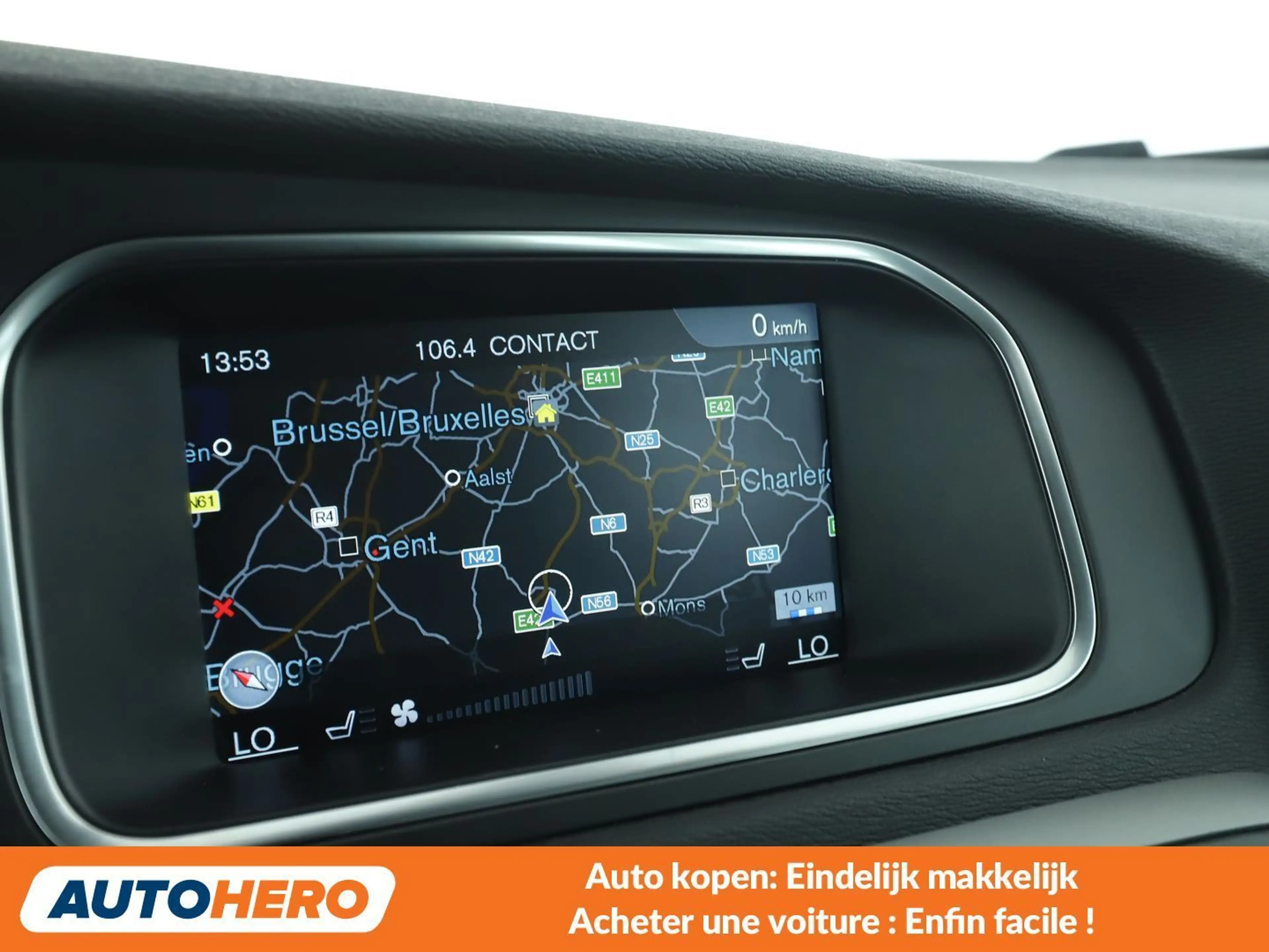 Volvo V40 Cross Country 2.0 D2 Momentum — photo 8