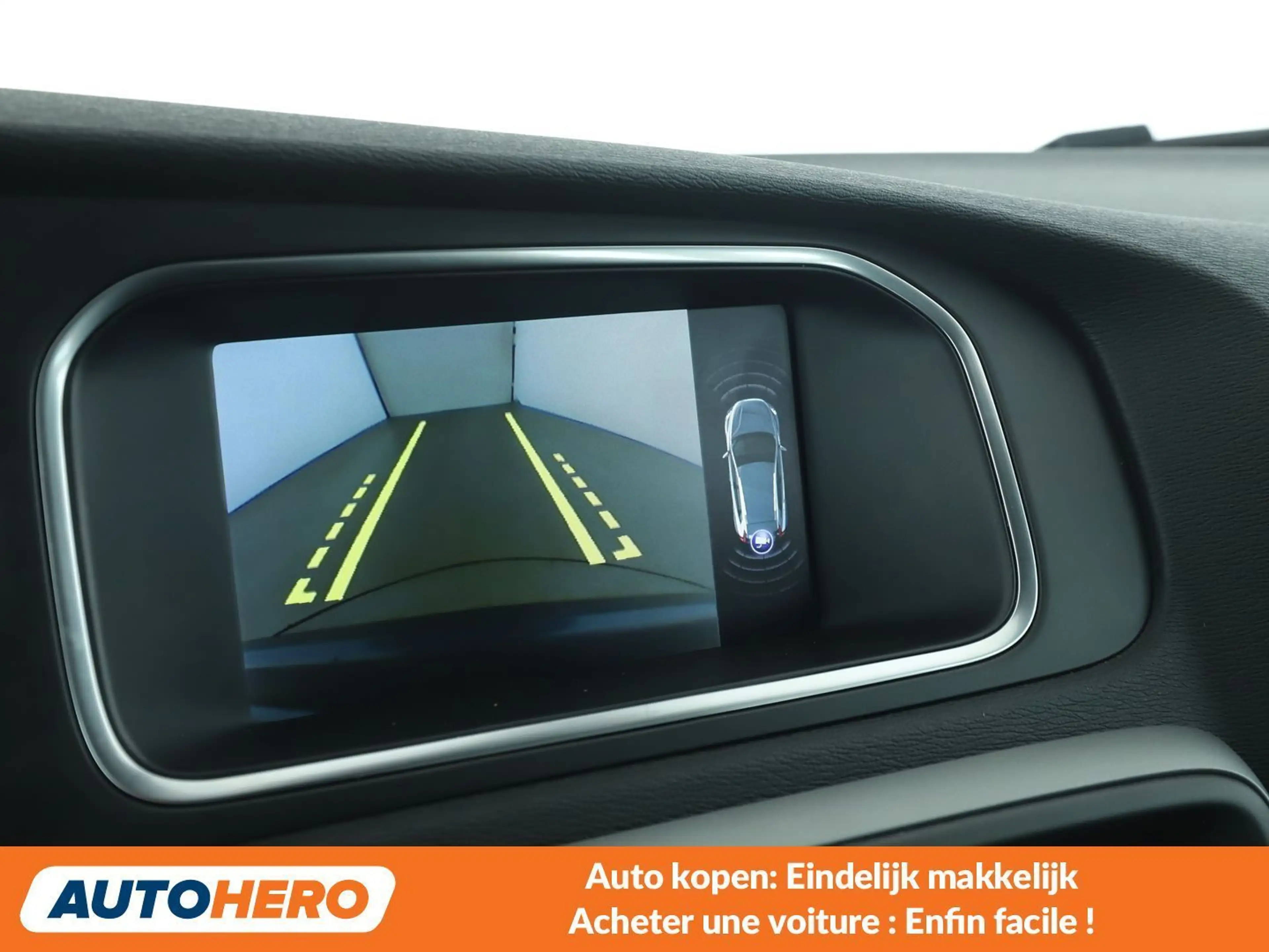 Volvo V40 Cross Country 2.0 D2 Momentum — photo 9