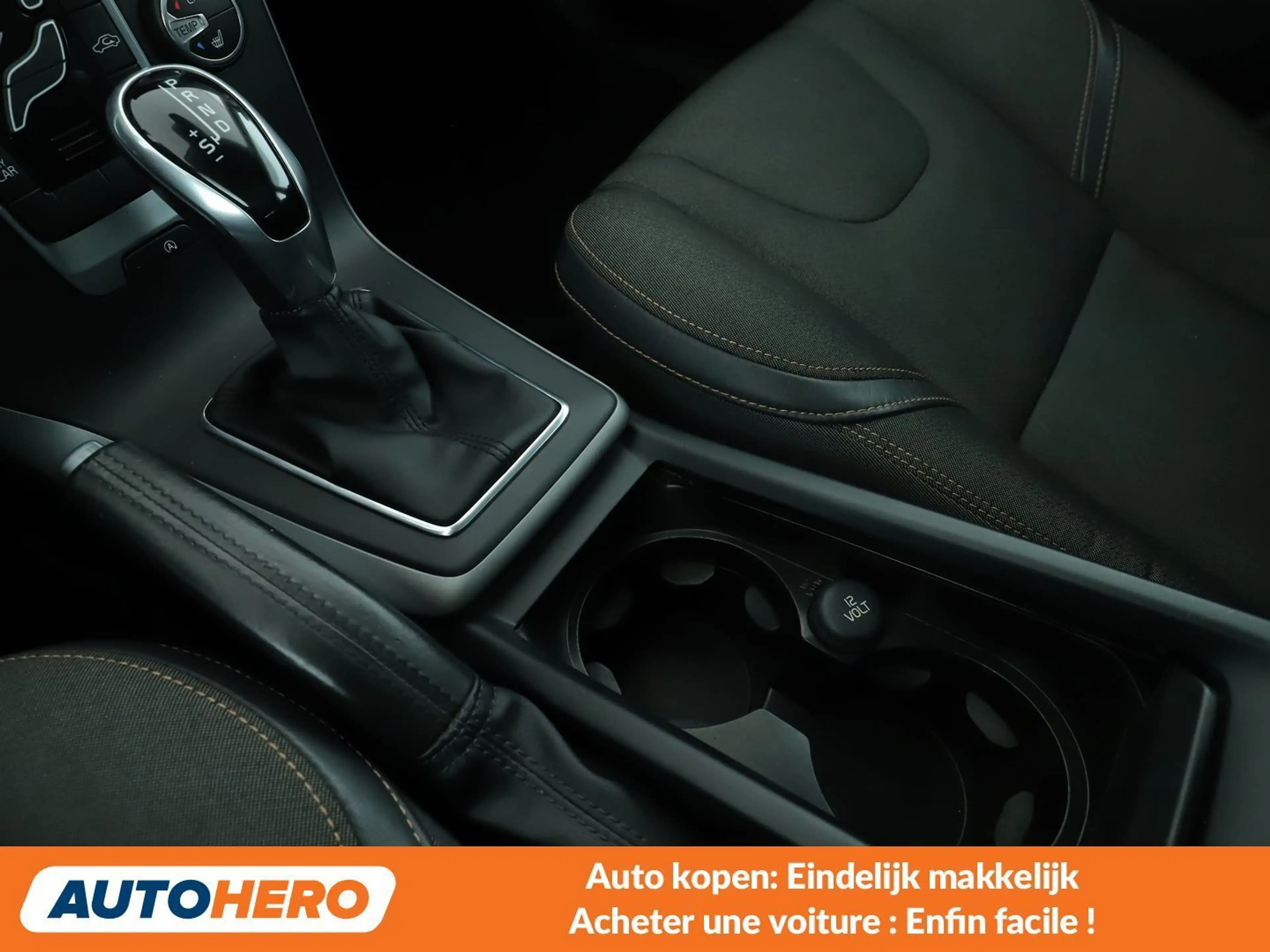Volvo V40 Cross Country 2.0 D2 Momentum — photo 12