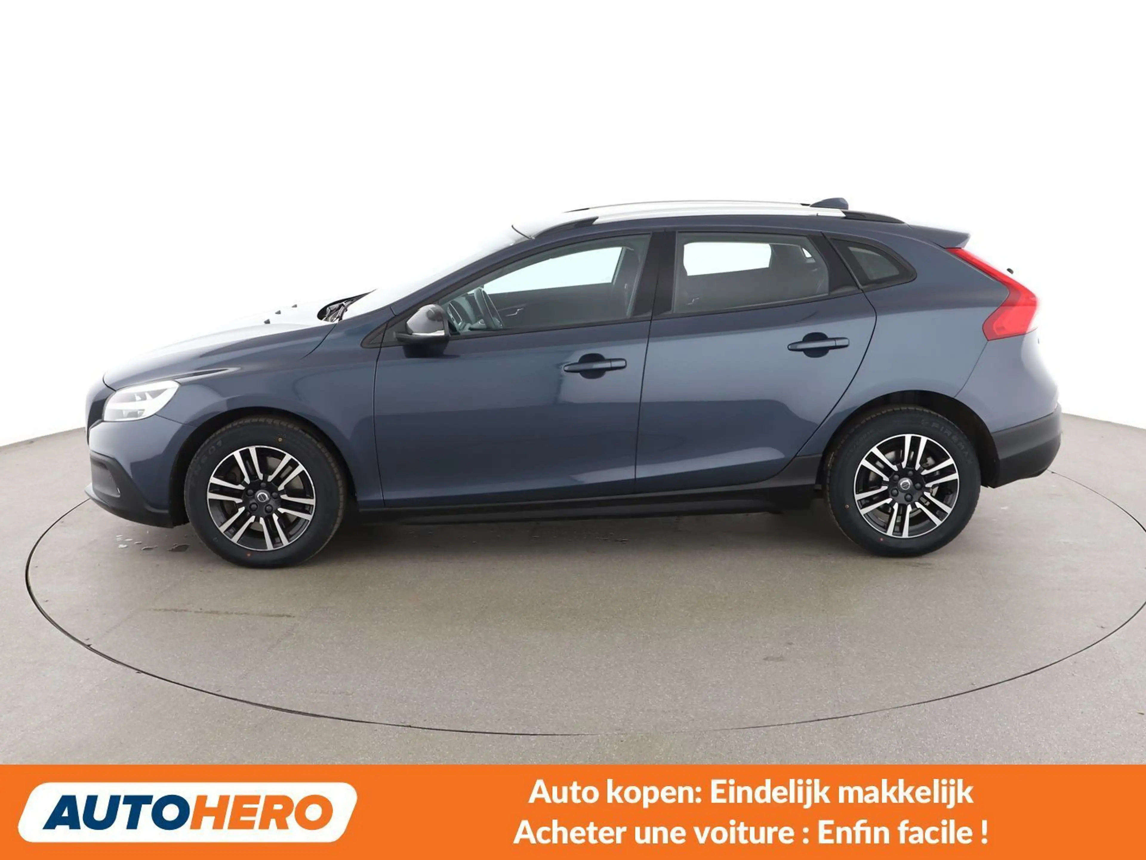 Volvo V40 Cross Country 2.0 D2 Momentum — photo 3