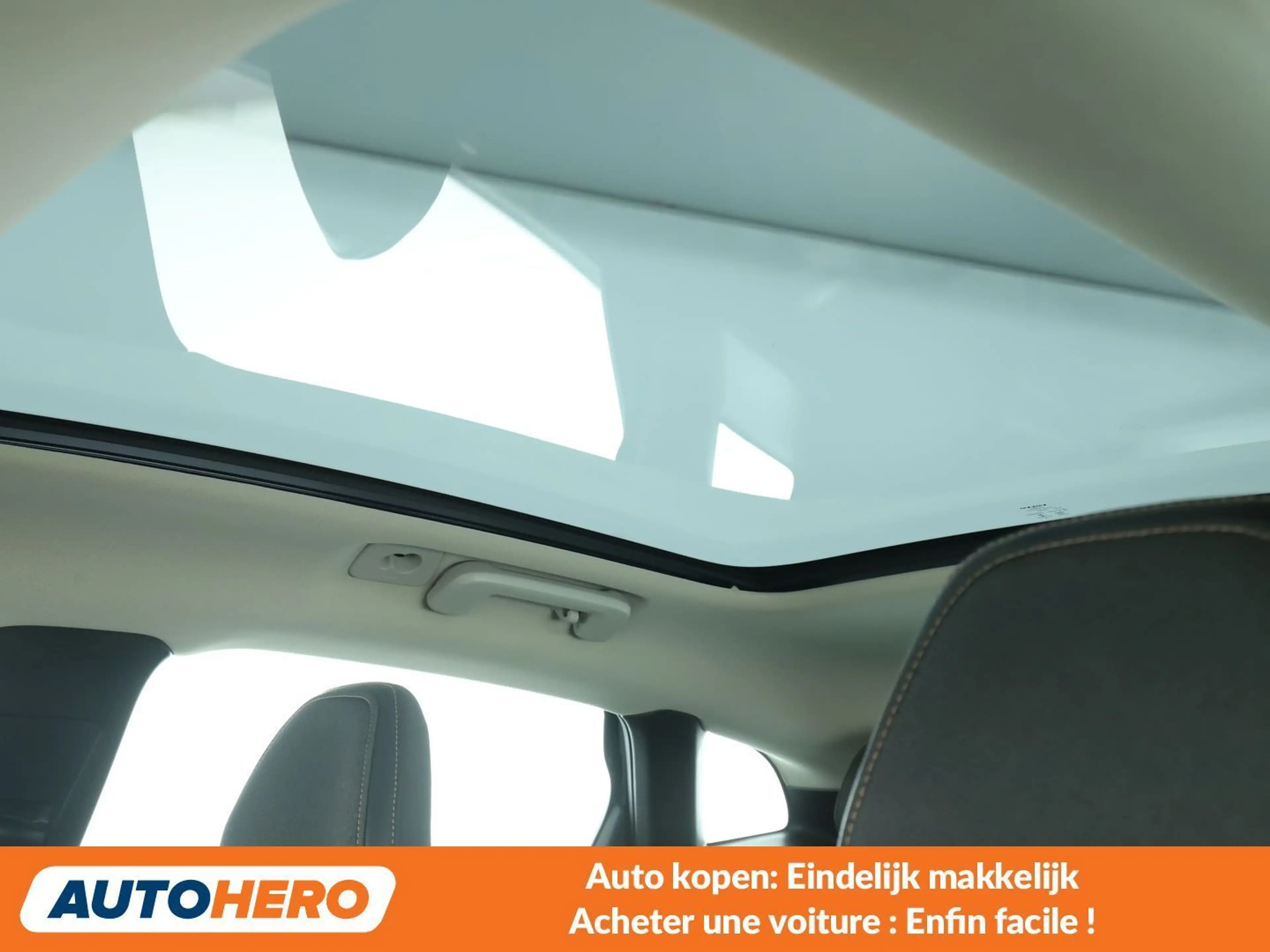 Volvo V40 Cross Country 2.0 D2 Momentum — photo 15