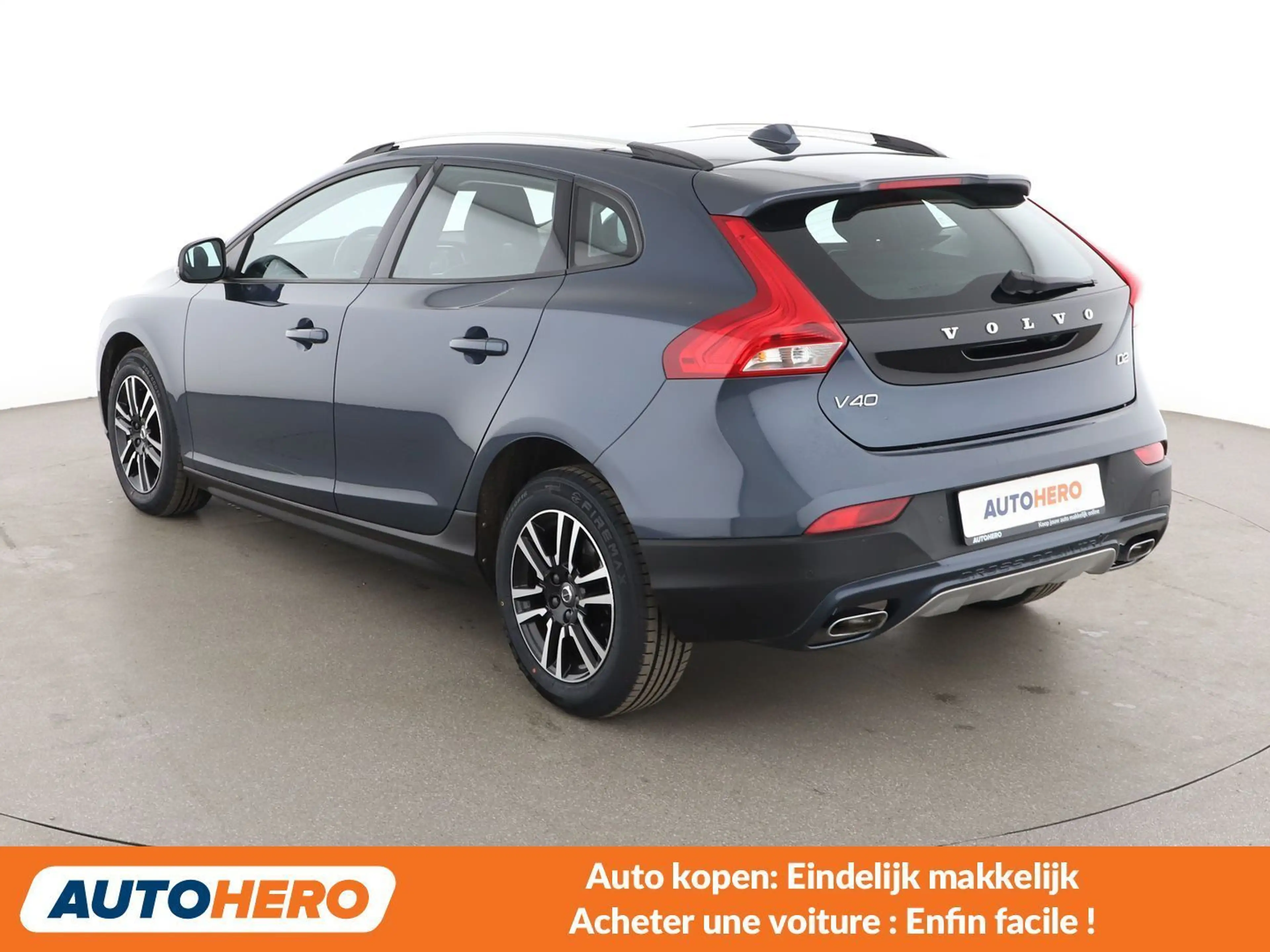 Volvo V40 Cross Country 2.0 D2 Momentum — photo 4