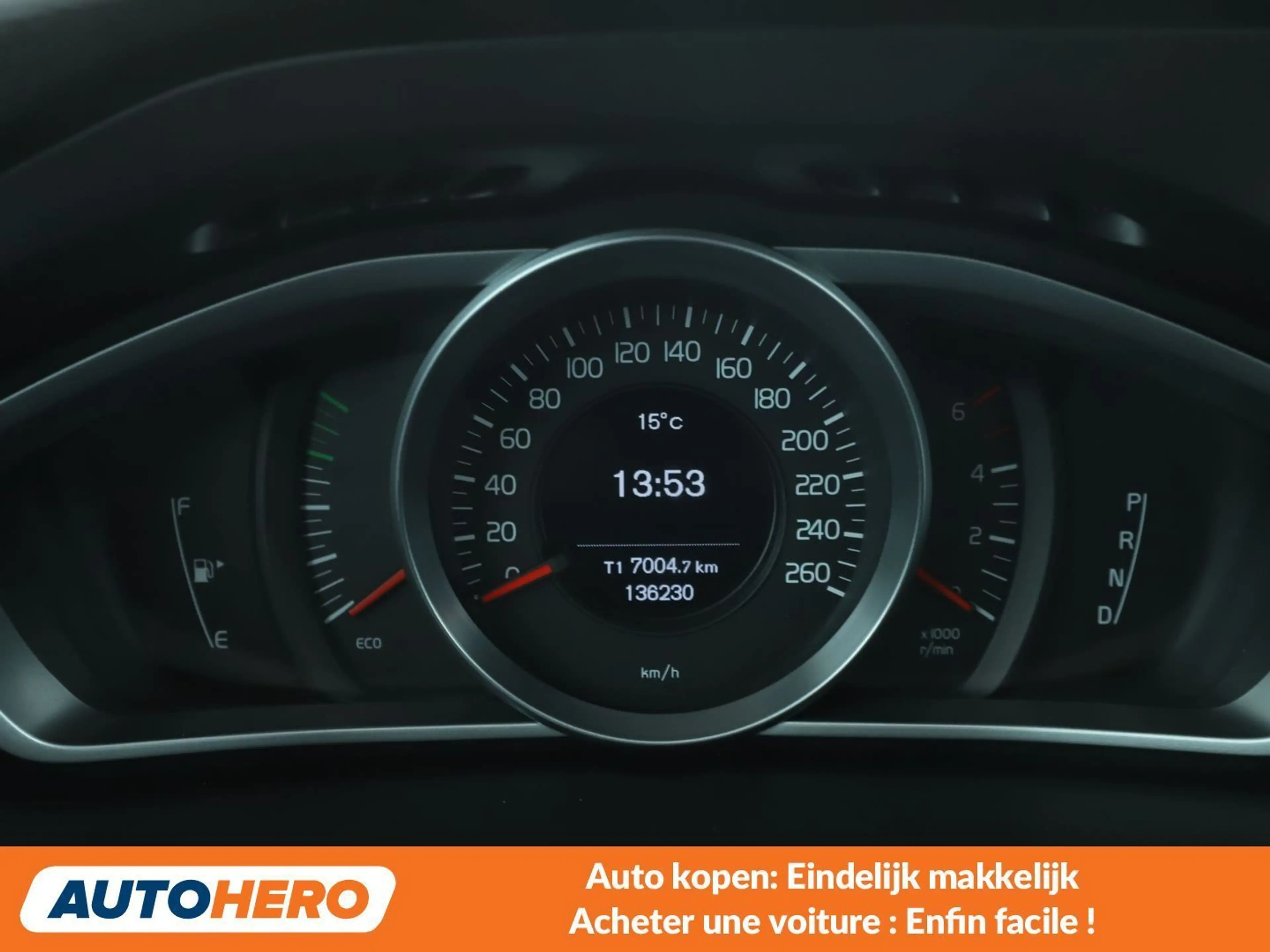 Volvo V40 Cross Country 2.0 D2 Momentum — photo 6