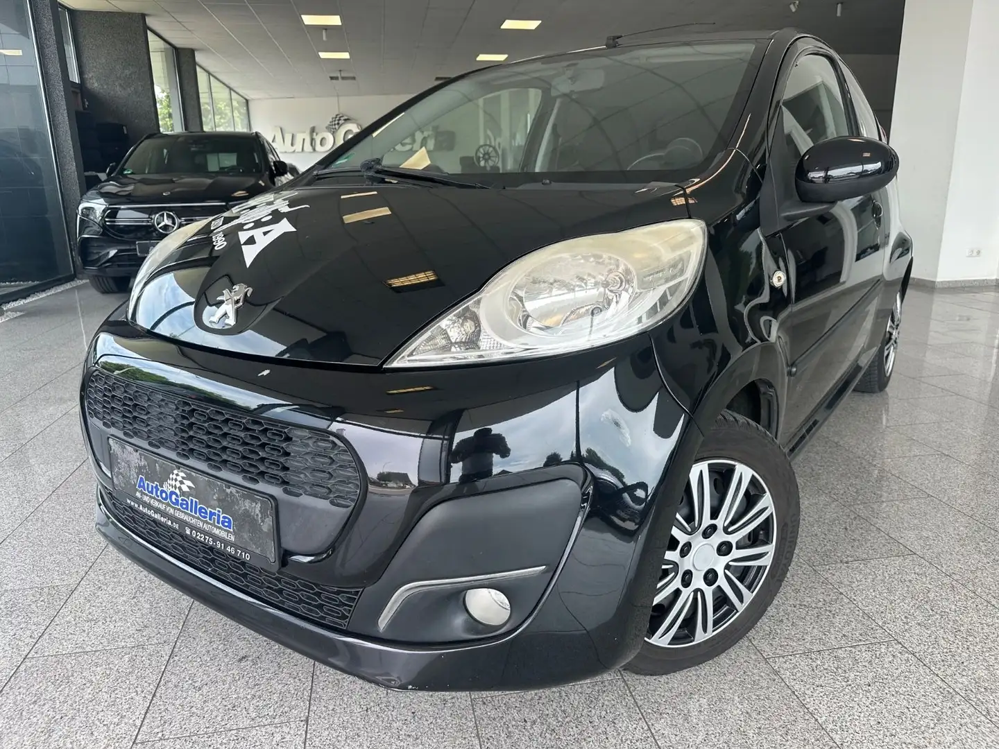 Peugeot 107 Active TÜV03/26 Radio Klima Schwarz - 1