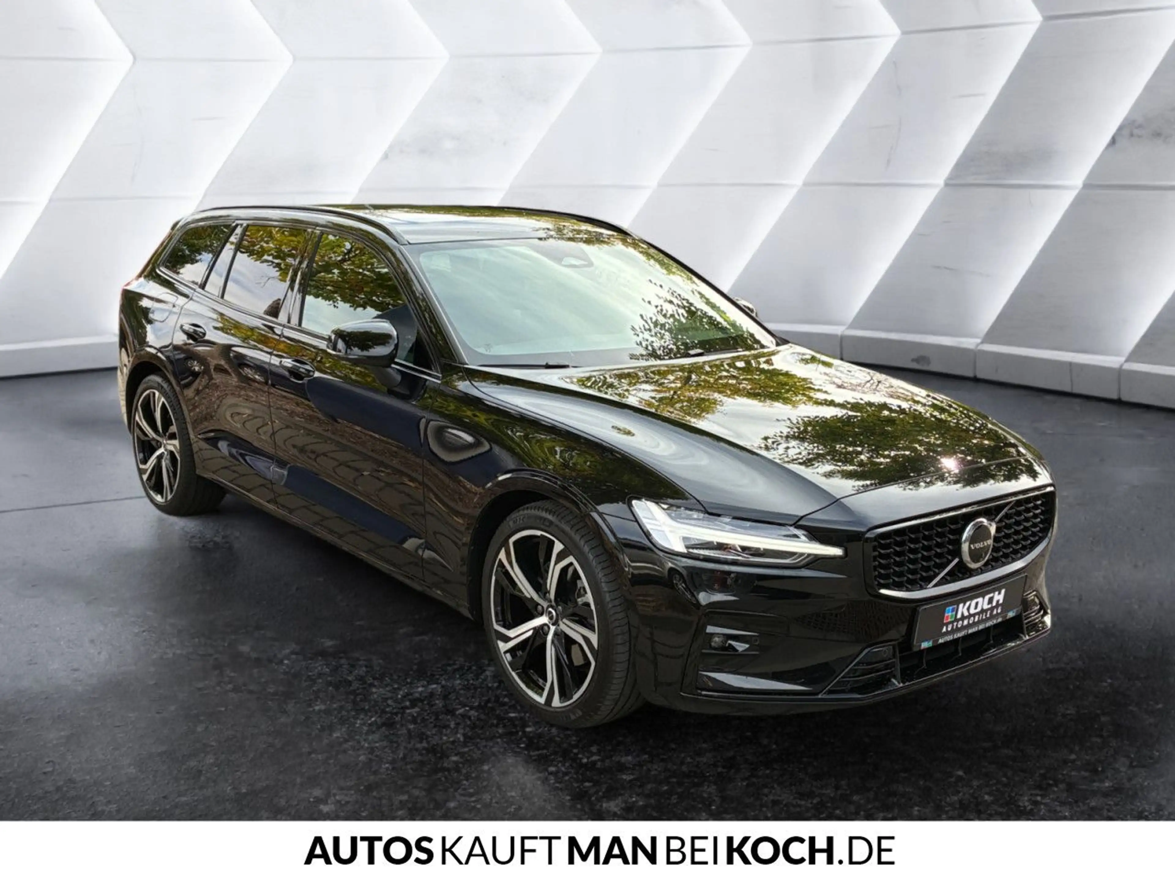 Volvo V60 B4 B Plus Dark ACC BLIS PANO H/K 360° Notrad — photo 5