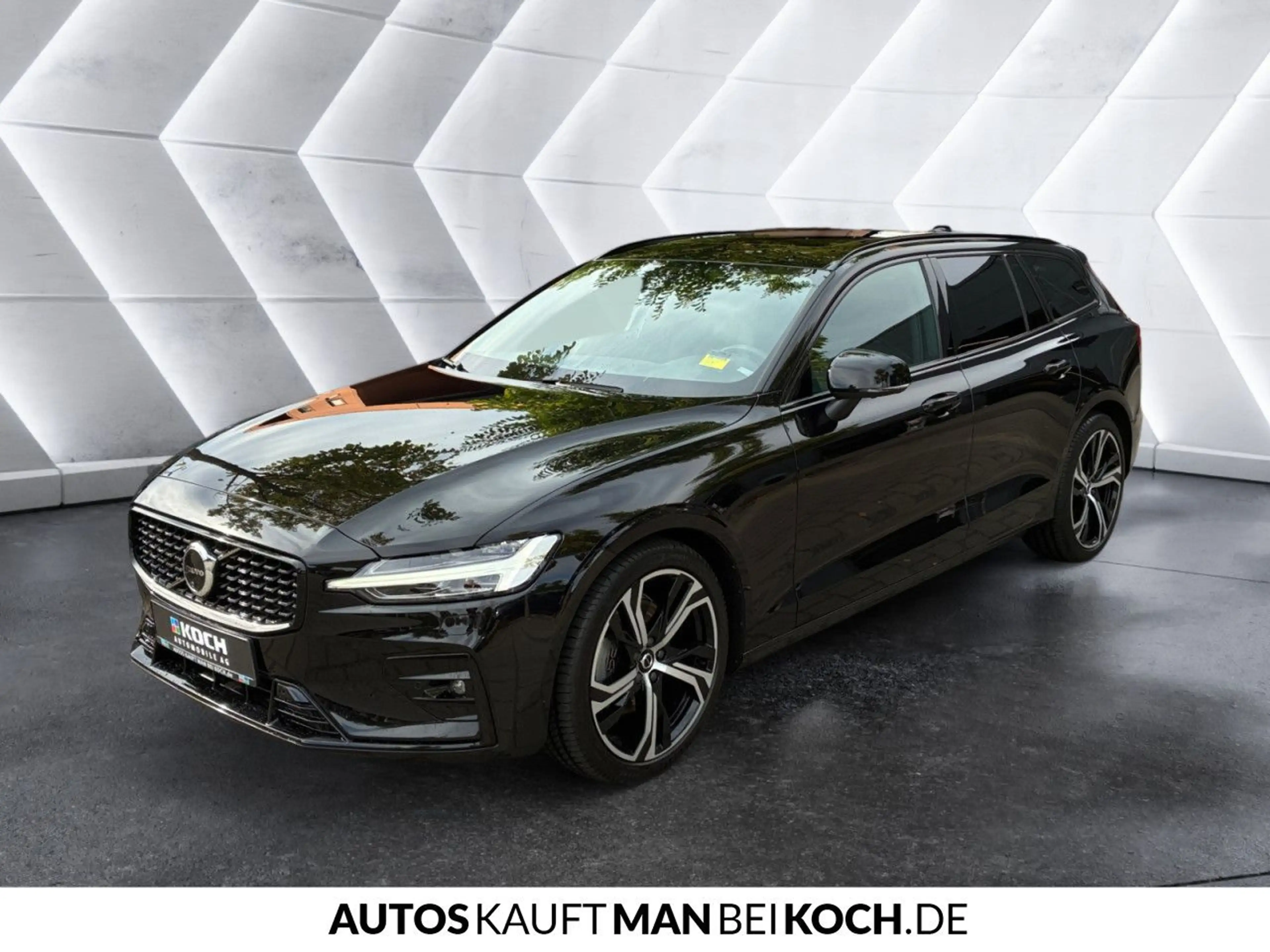 Volvo V60 B4 B Plus Dark ACC BLIS PANO H/K 360° Notrad — photo 2