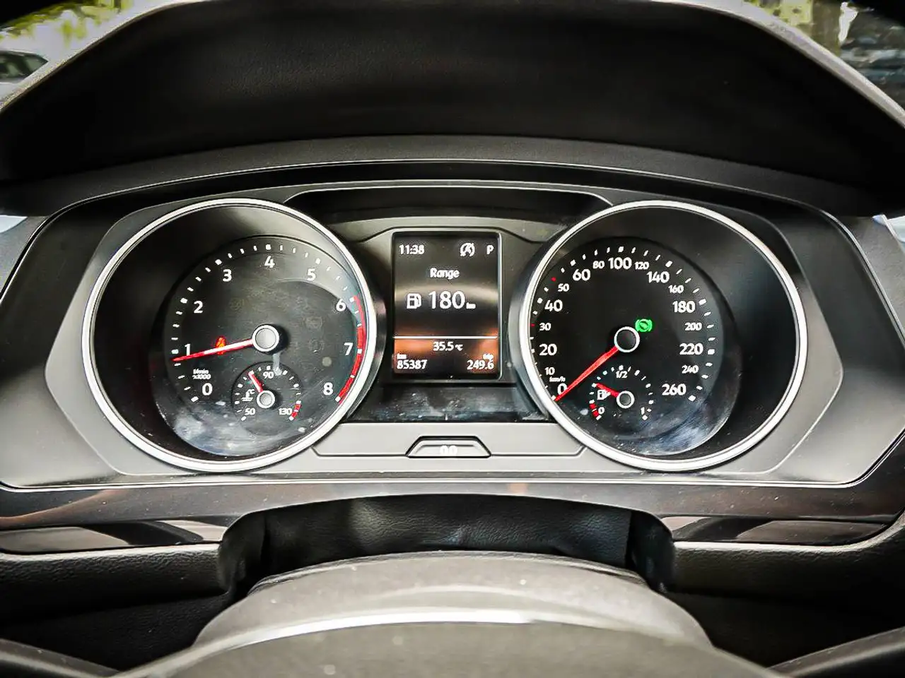 Volkswagen Tiguan снимка Volkswagen Tiguan