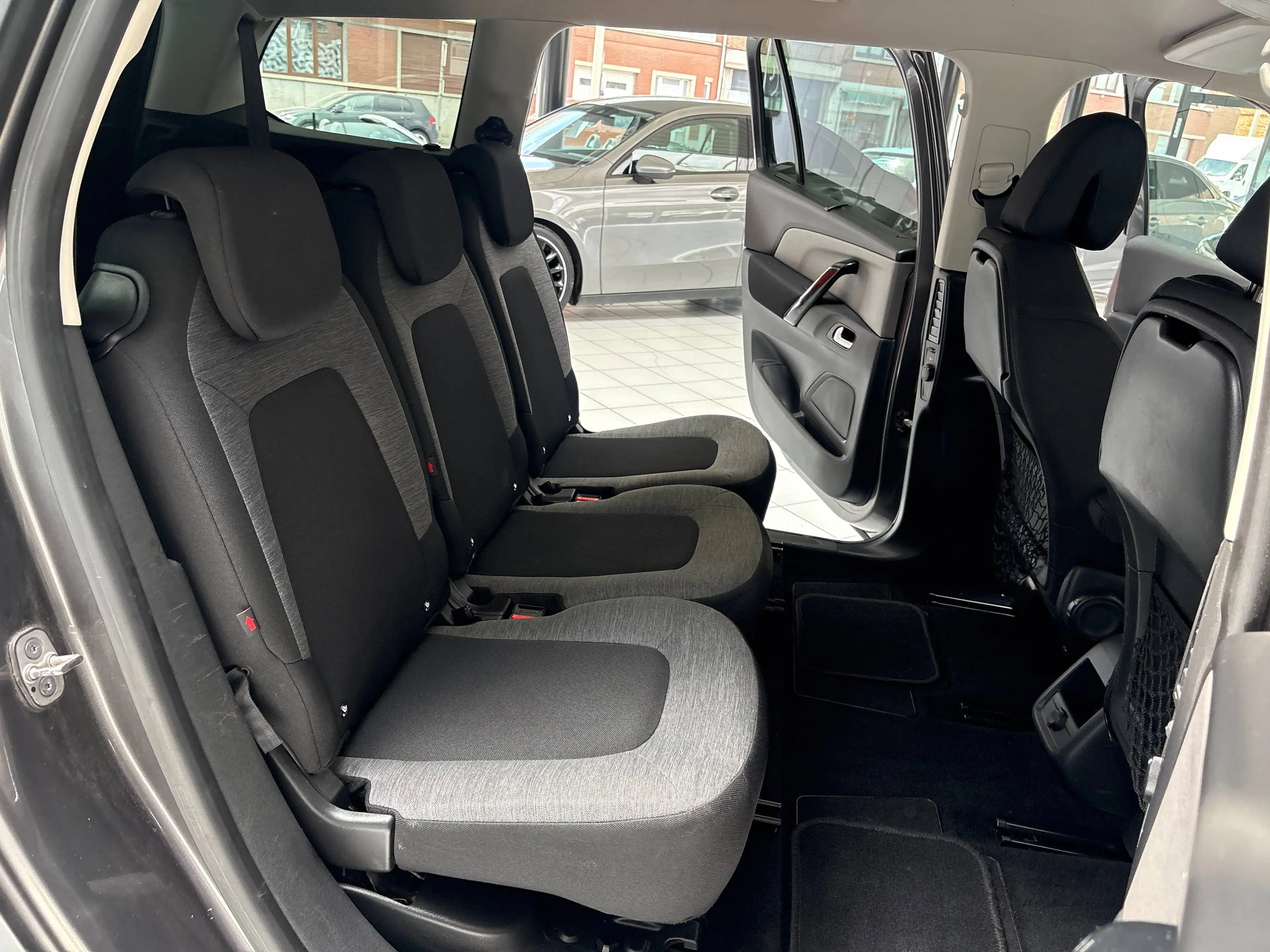 Citroen Grand C4 Picasso Grand C4 Picasso 1.6 HDi *7 PLACES * GPS * CAMERA * CARPLAY * PDC * JANTES * — photo 9