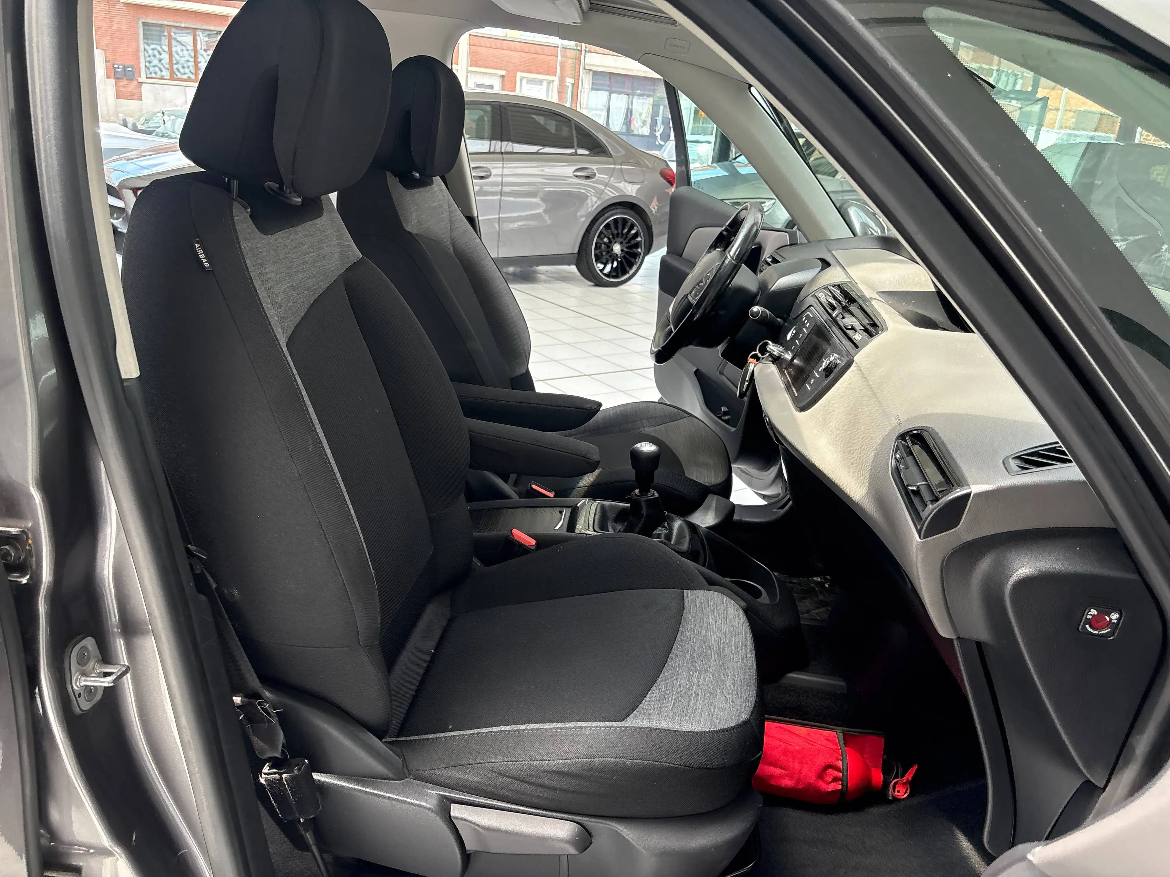 Citroen Grand C4 Picasso Grand C4 Picasso 1.6 HDi *7 PLACES * GPS * CAMERA * CARPLAY * PDC * JANTES * — photo 12