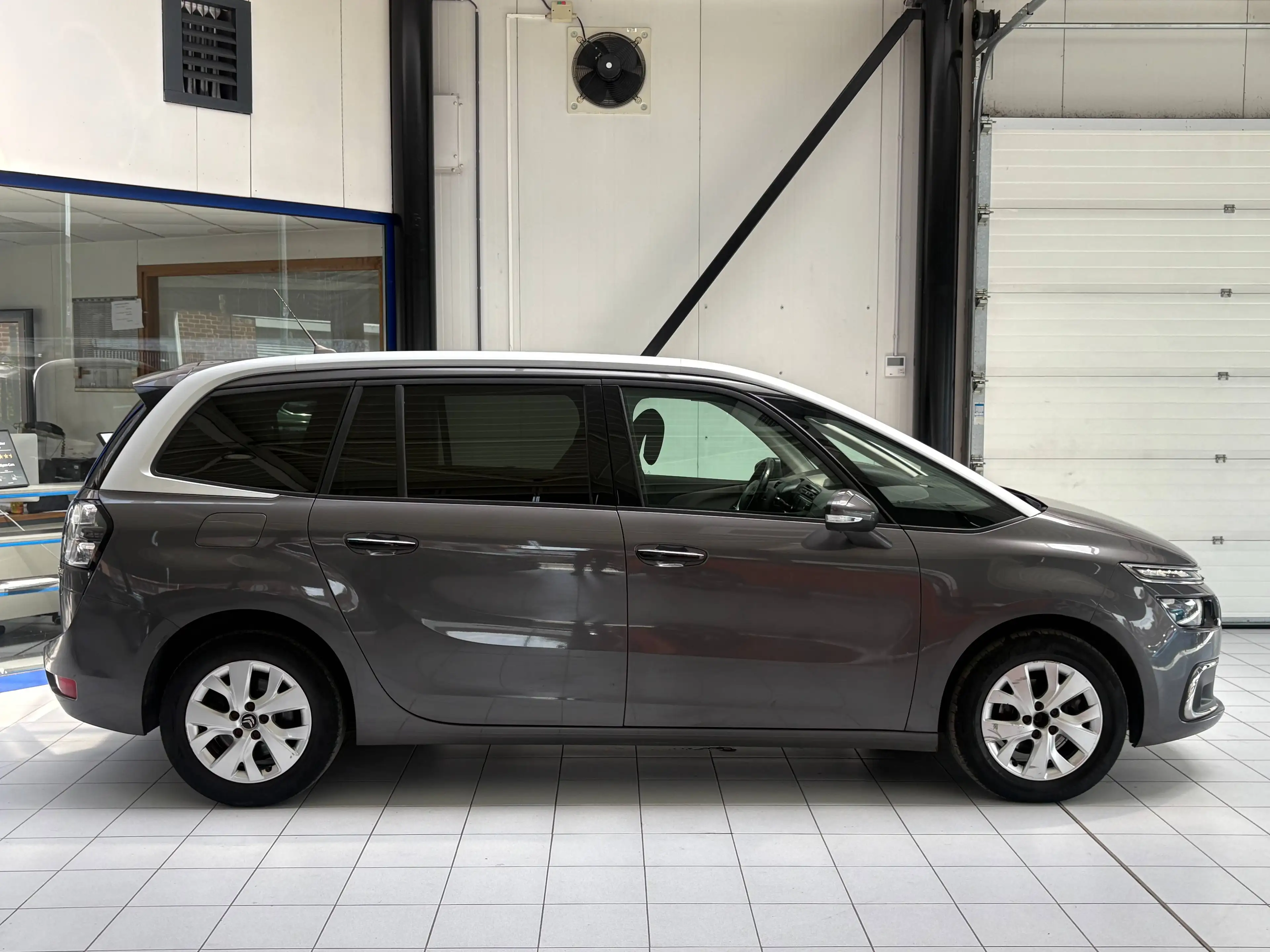 Citroen Grand C4 Picasso Grand C4 Picasso 1.6 HDi *7 PLACES * GPS * CAMERA * CARPLAY * PDC * JANTES * — photo 6