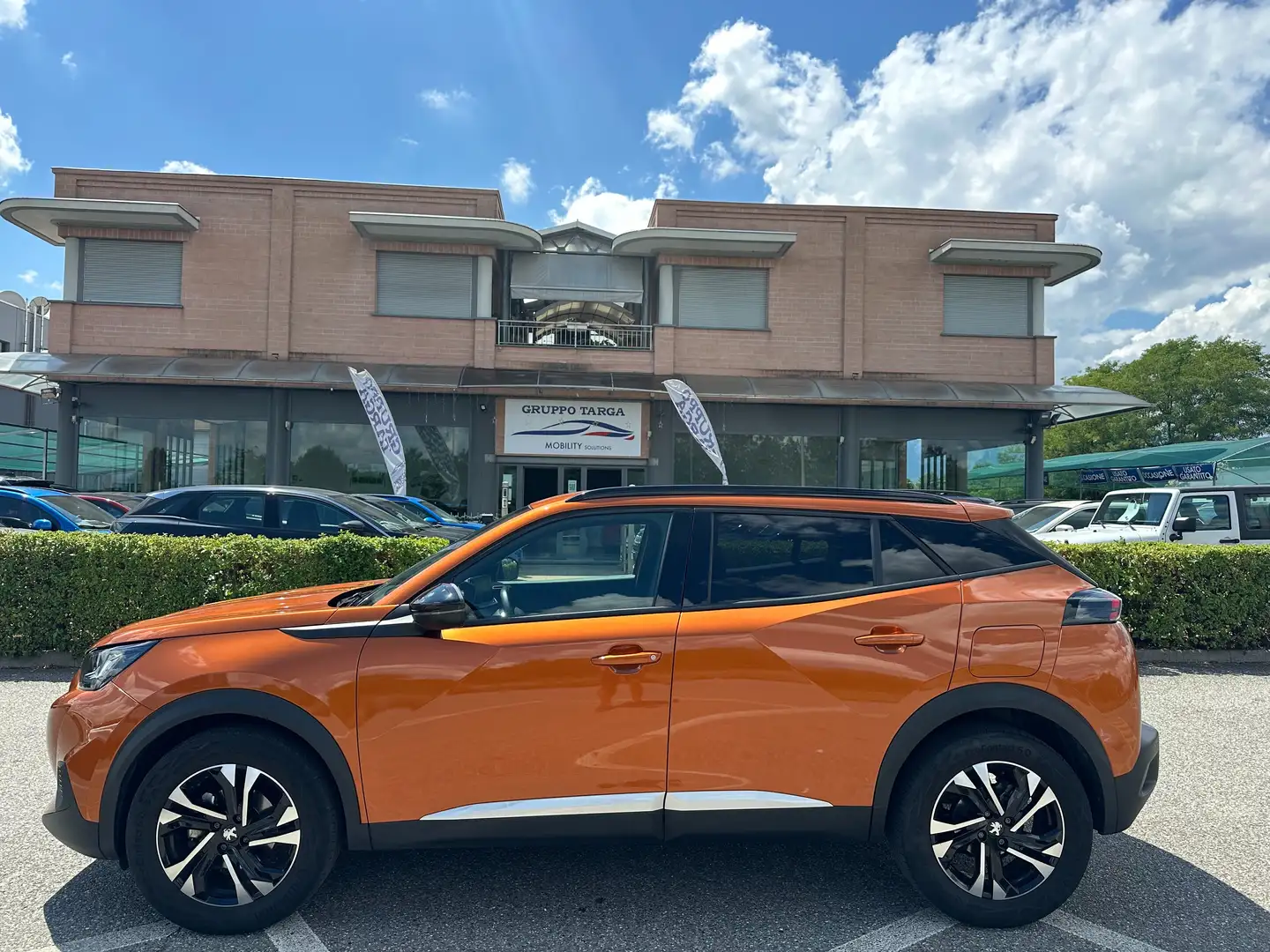 Peugeot 2008 2008 II 2020 1.2 puretech Allure Pack s Oranje - 1