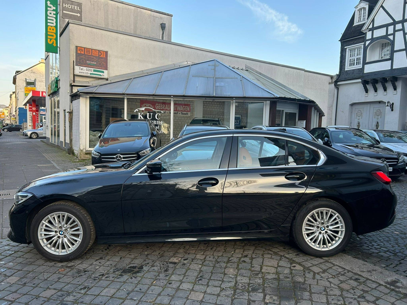 BMW 320 320dA Luxury Line Leder/Navi/LED/1.Hand — photo 3