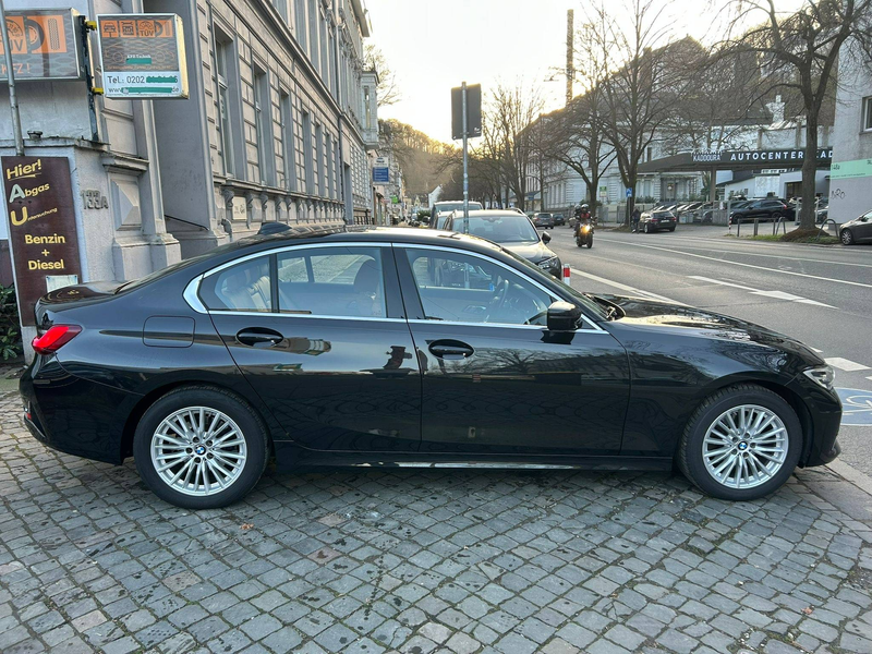 BMW 320 320dA Luxury Line Leder/Navi/LED/1.Hand — photo 6