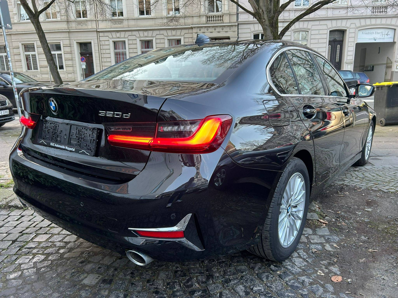 BMW 320 320dA Luxury Line Leder/Navi/LED/1.Hand — photo 7