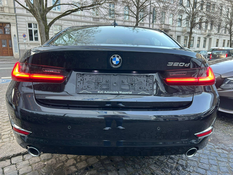 BMW 320 320dA Luxury Line Leder/Navi/LED/1.Hand — photo 8
