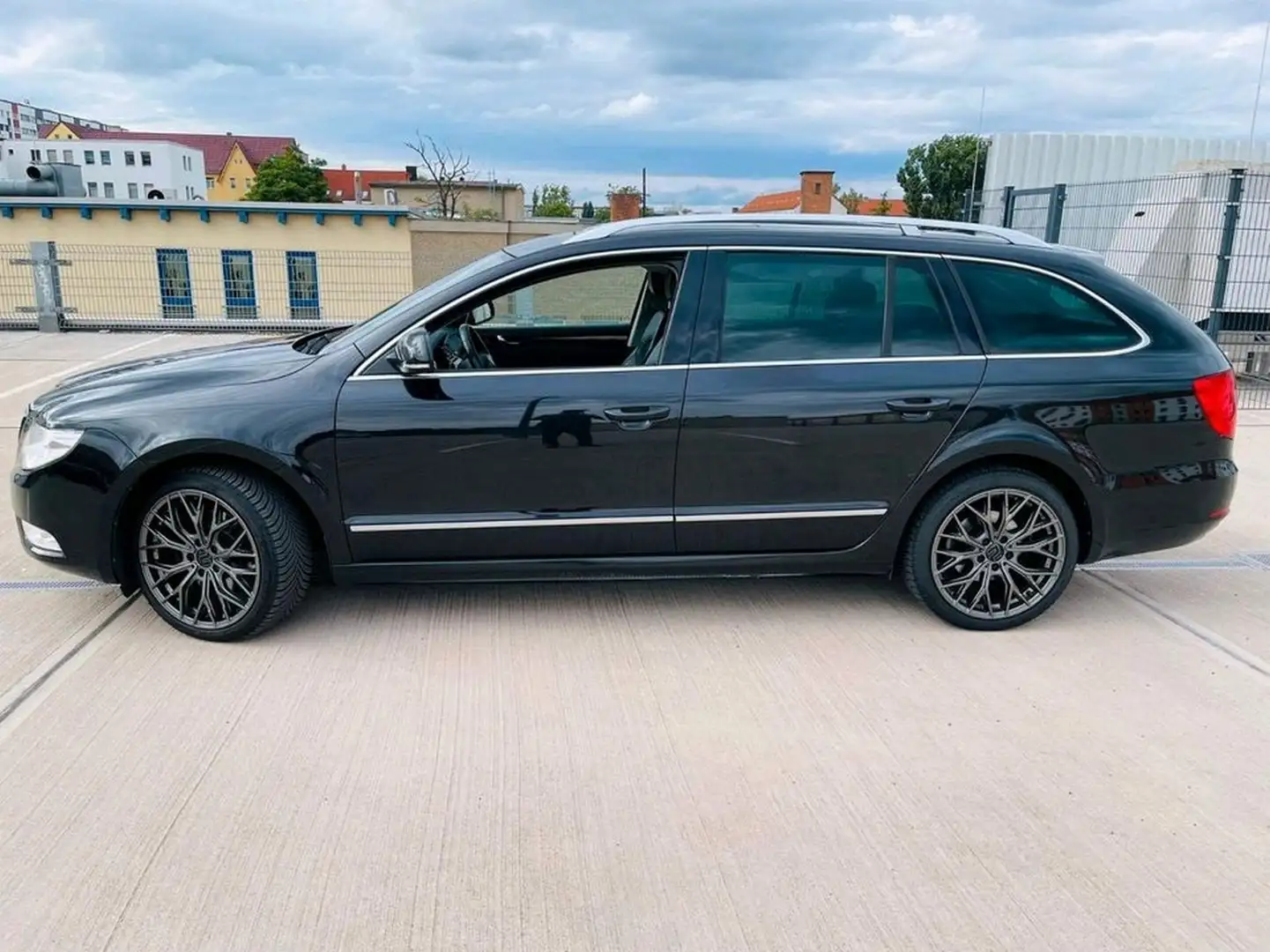 Skoda Superb Combi 2.0 TDI DSG Active - 1