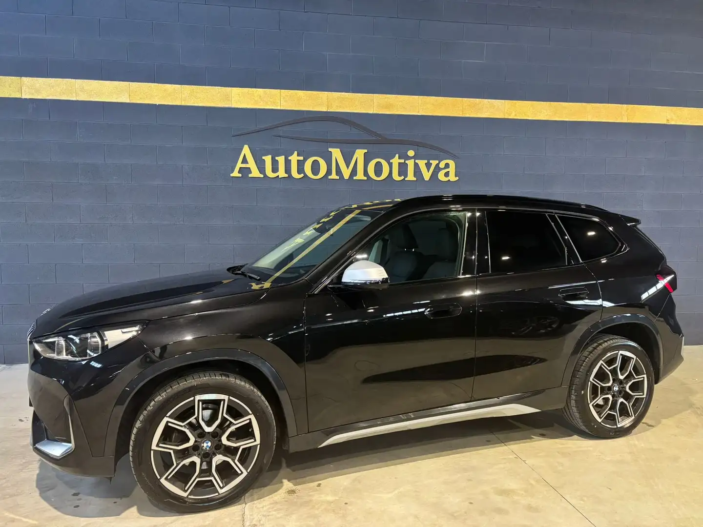 BMW X1 X1 U11 sdrive18d X-Line auto Schwarz - 1