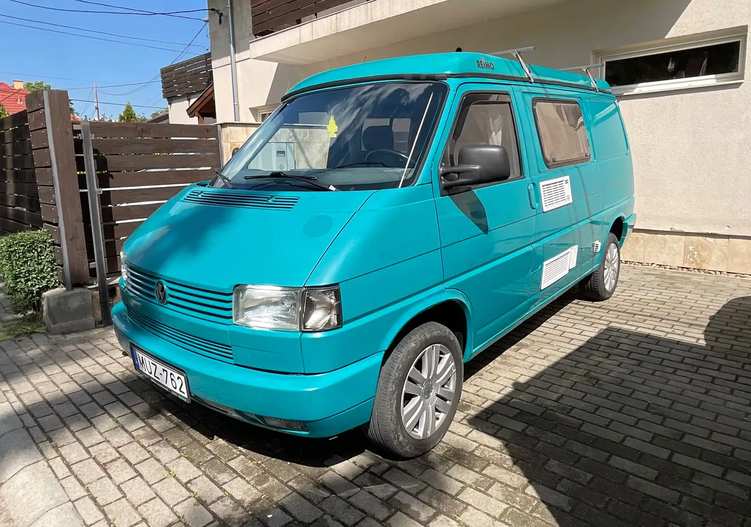 Volkswagen T4 Caravelle 2-2-2 GL Syncro Ds. Green - 1