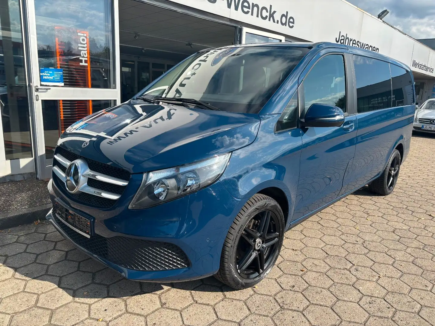 Mercedes-Benz V 220 d RISE lang*1.HAND*AUTOMATIK*7.SITZE*AHK* Blau - 2