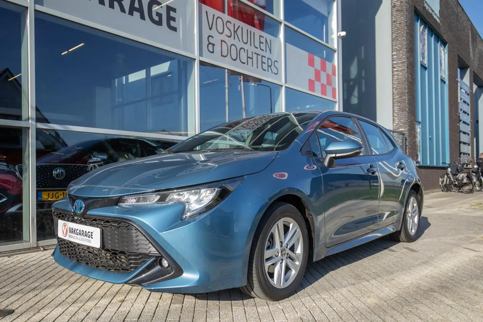 Toyota Corolla 1.8 Hybrid Business | Apple Carplay | Dakdragerset Blau - 1