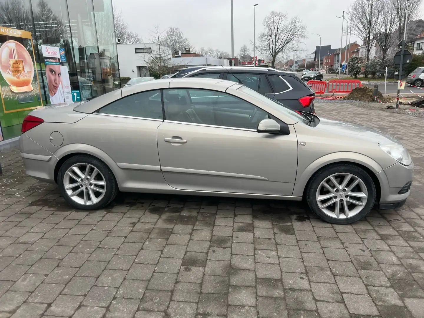 Opel Astra Twin Top 1.9 CDTI Edition - 1