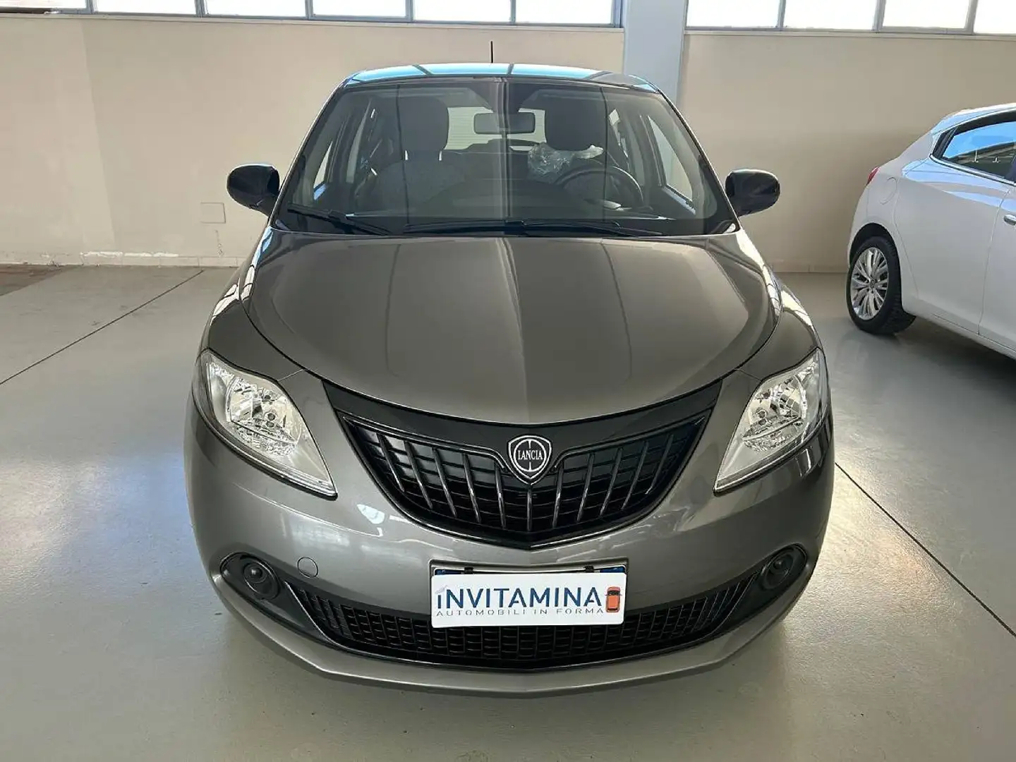 Lancia Ypsilon 1.0 firefly 5 porte s&s hybrid Silver Gris - 2