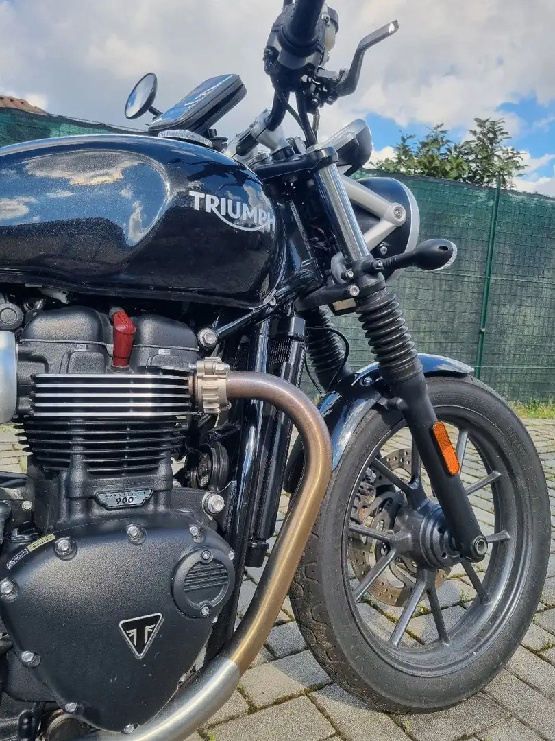 Triumph Street Twin Triumph Street Twin 8.000km Affare Usato da Donna Noir - 2