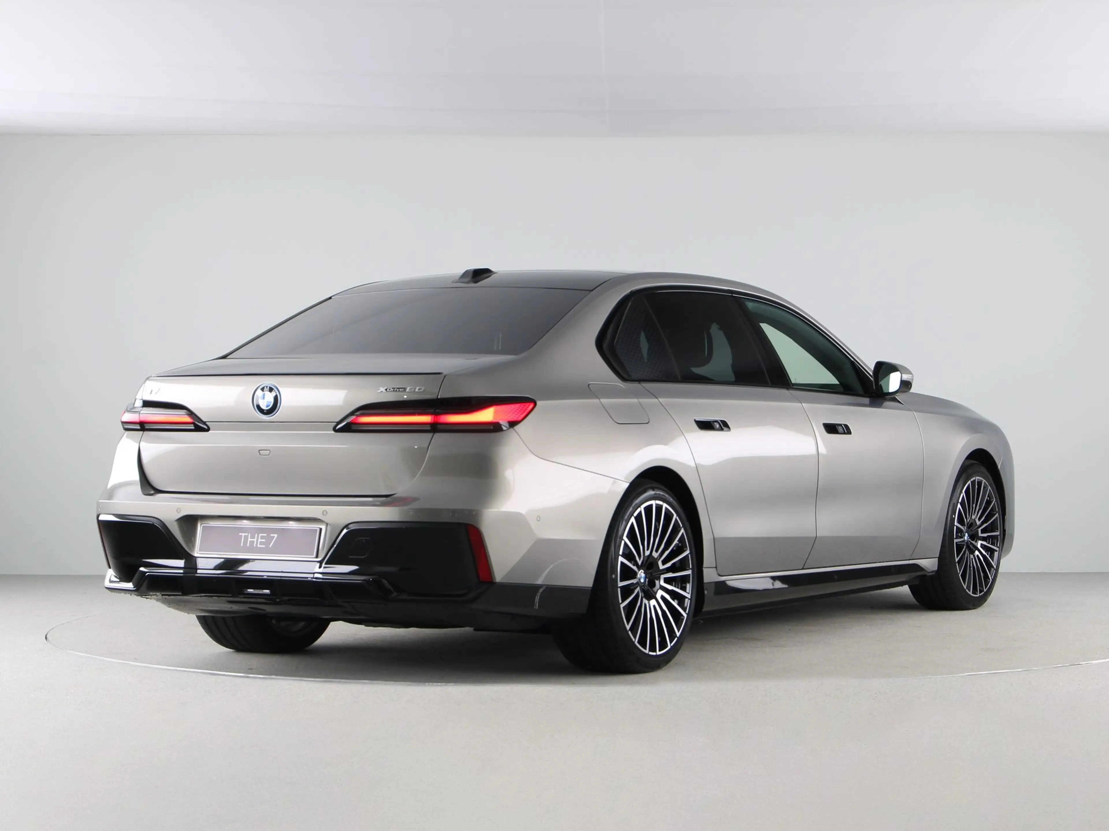 BMW i7 xDrive60 106 kWh — photo 9
