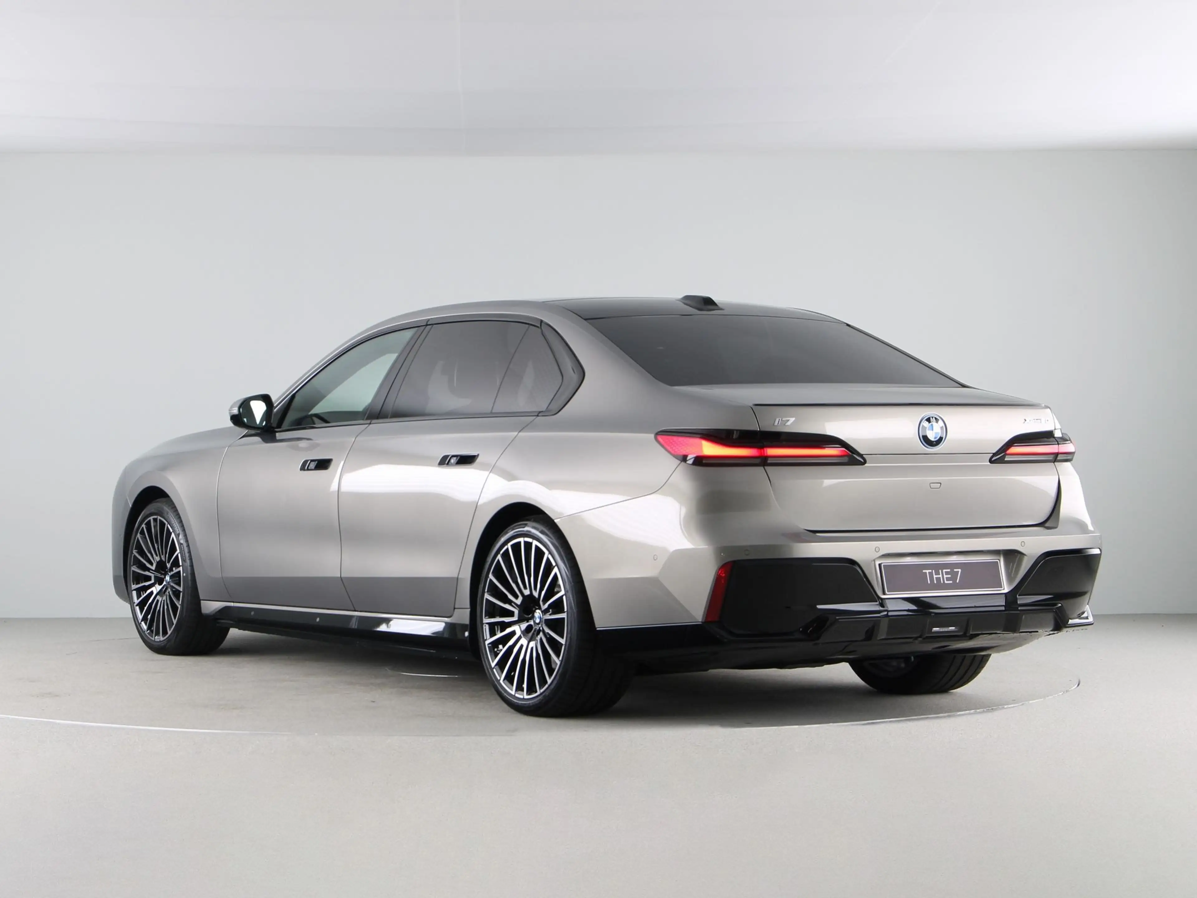 BMW i7 xDrive60 106 kWh — photo 11