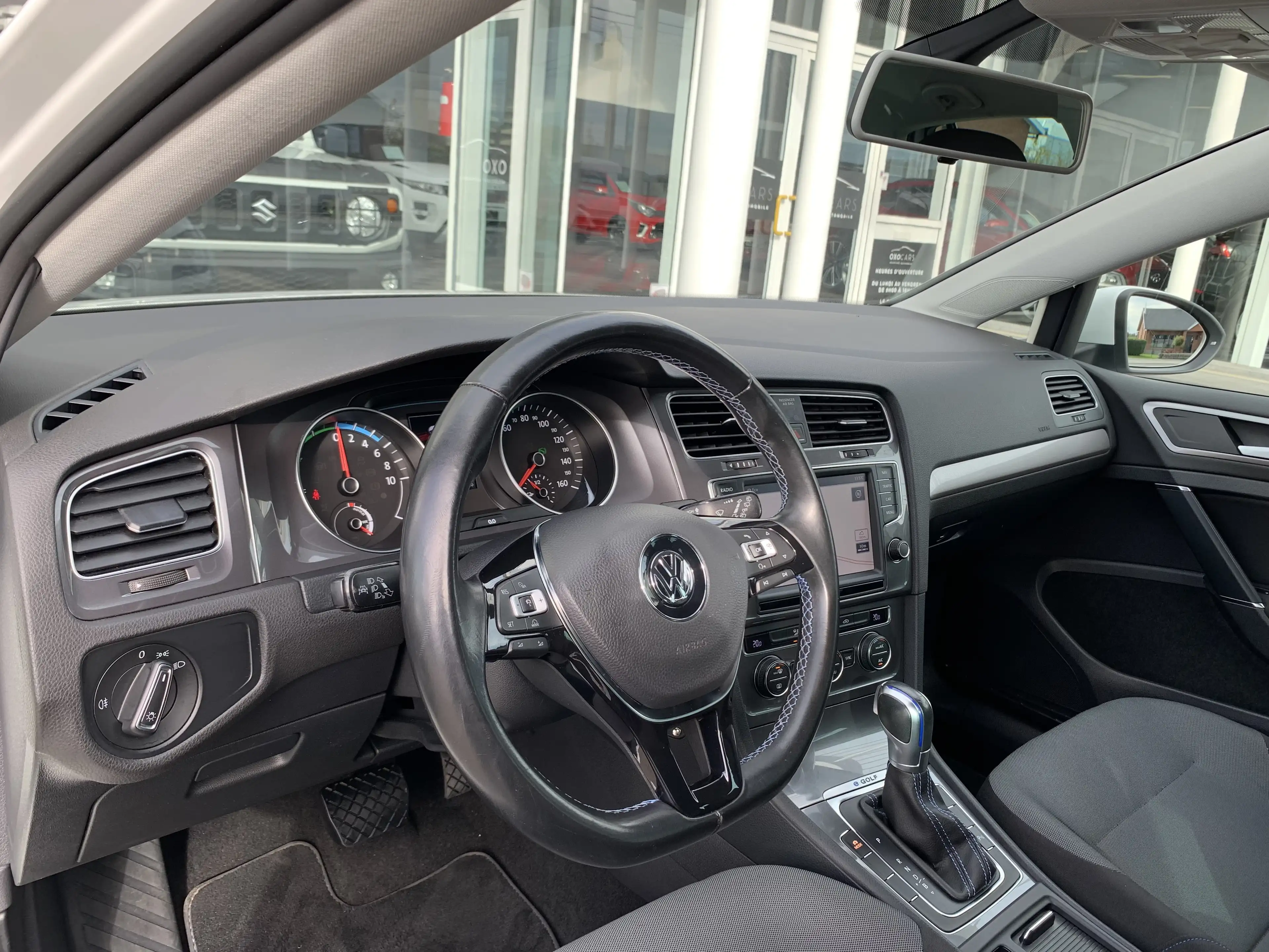 Volkswagen e-Golf 100% Electrique / Xenon / Grand Gps / Garantie — photo 11