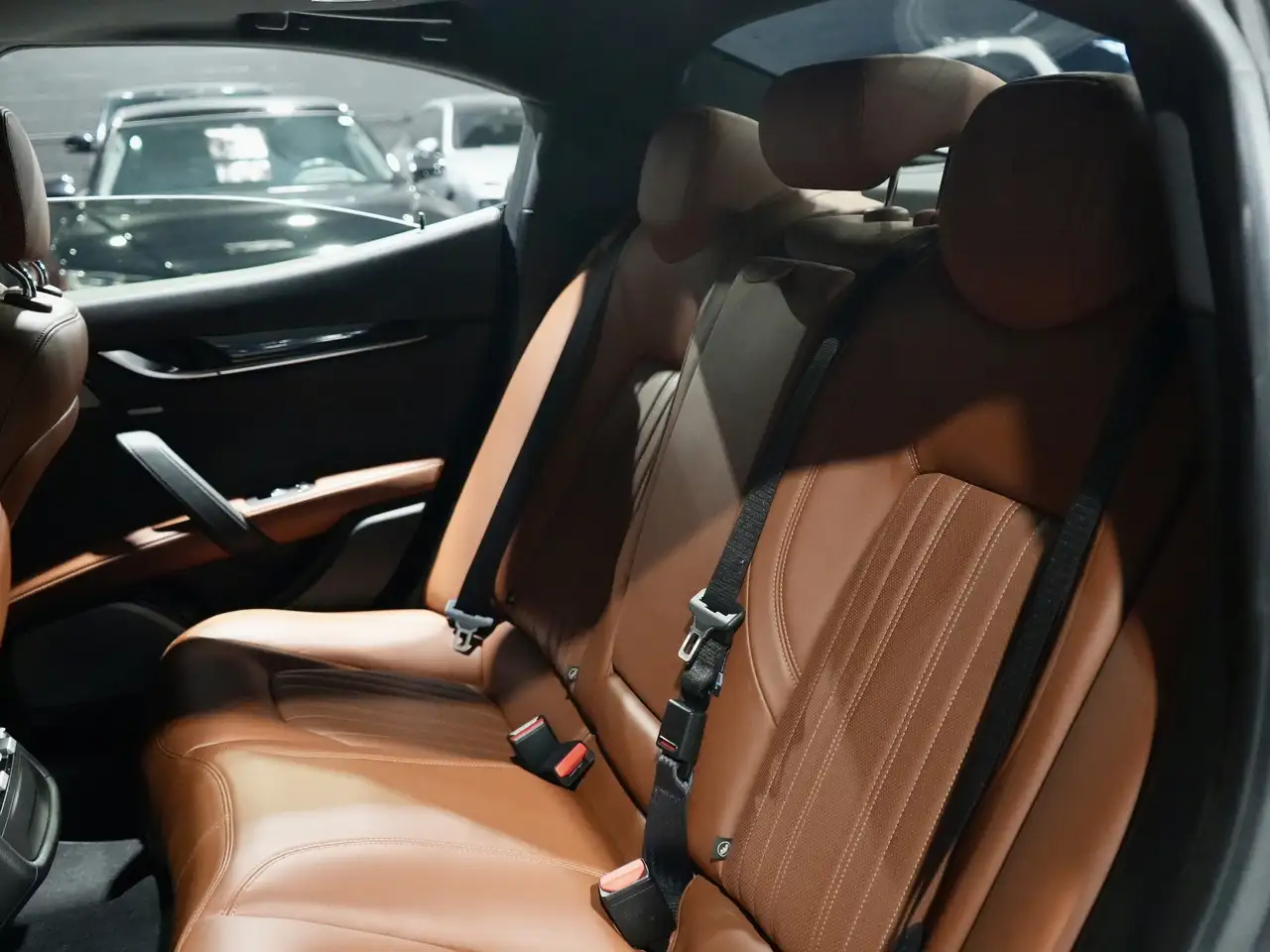 Maserati Ghibli снимка Maserati Ghibli