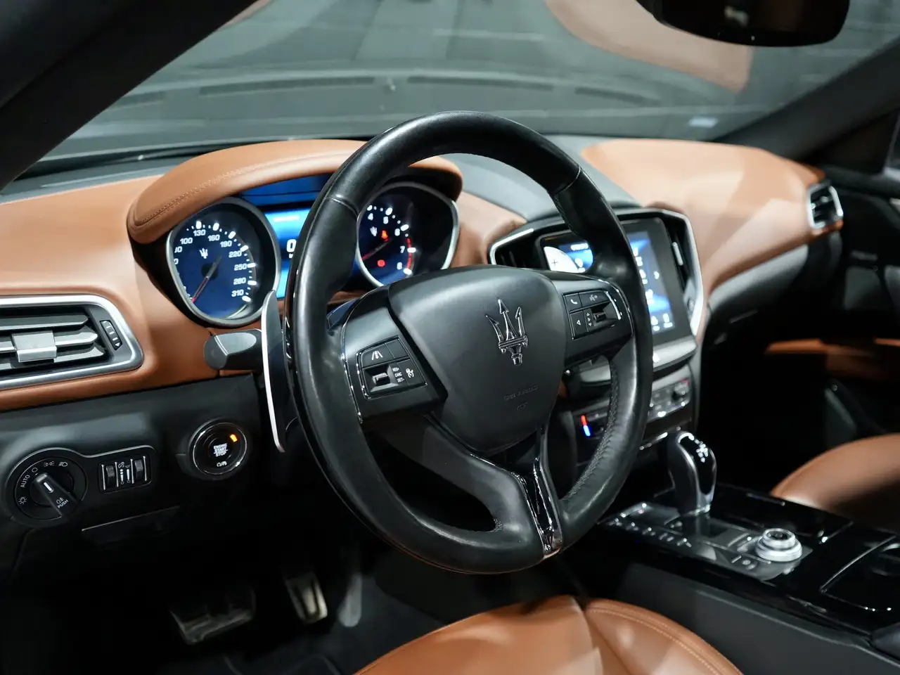 Maserati Ghibli снимка Maserati Ghibli