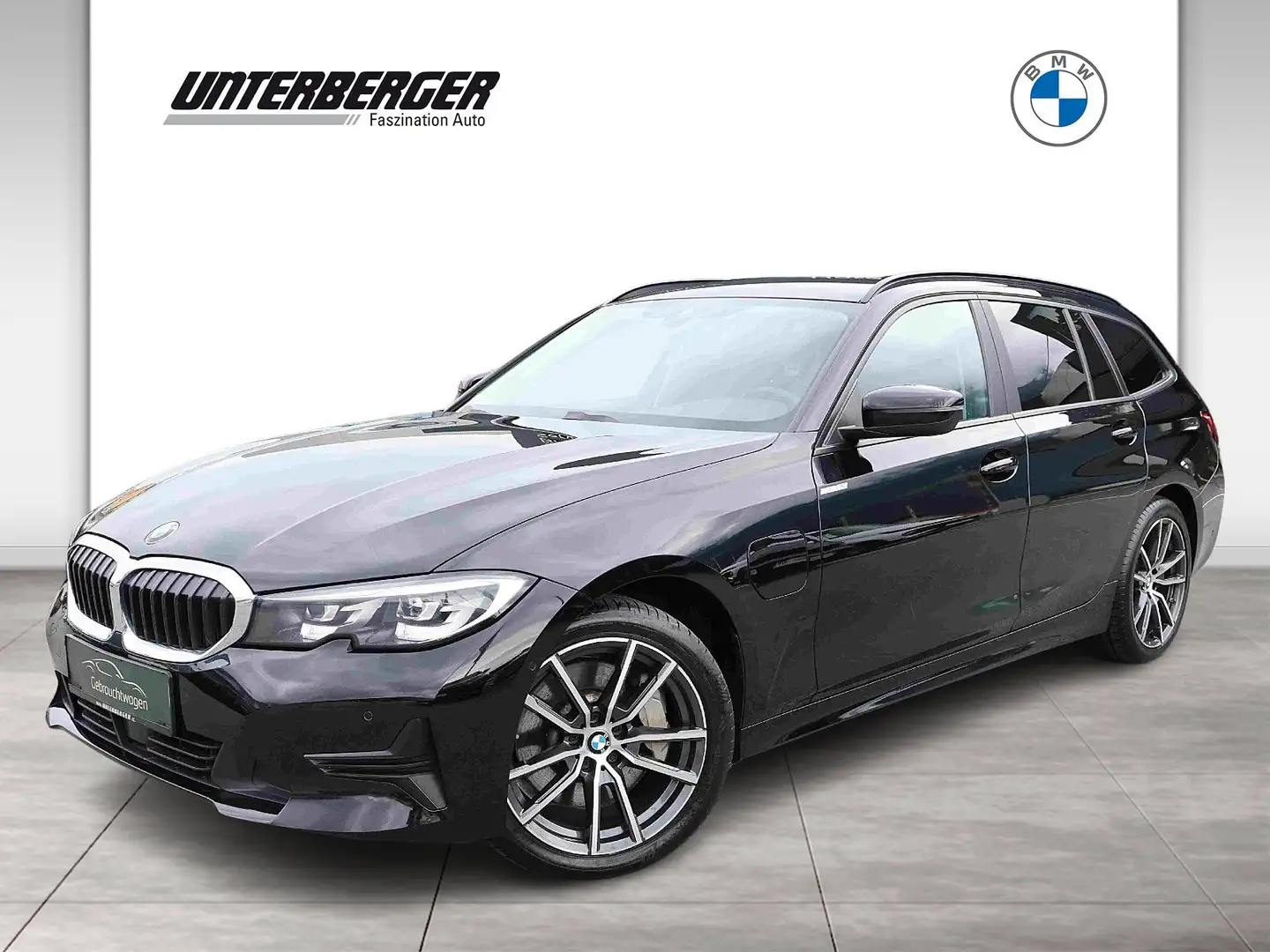 BMW 330 e PHEV xDrive touring Aut. Schwarz - 1