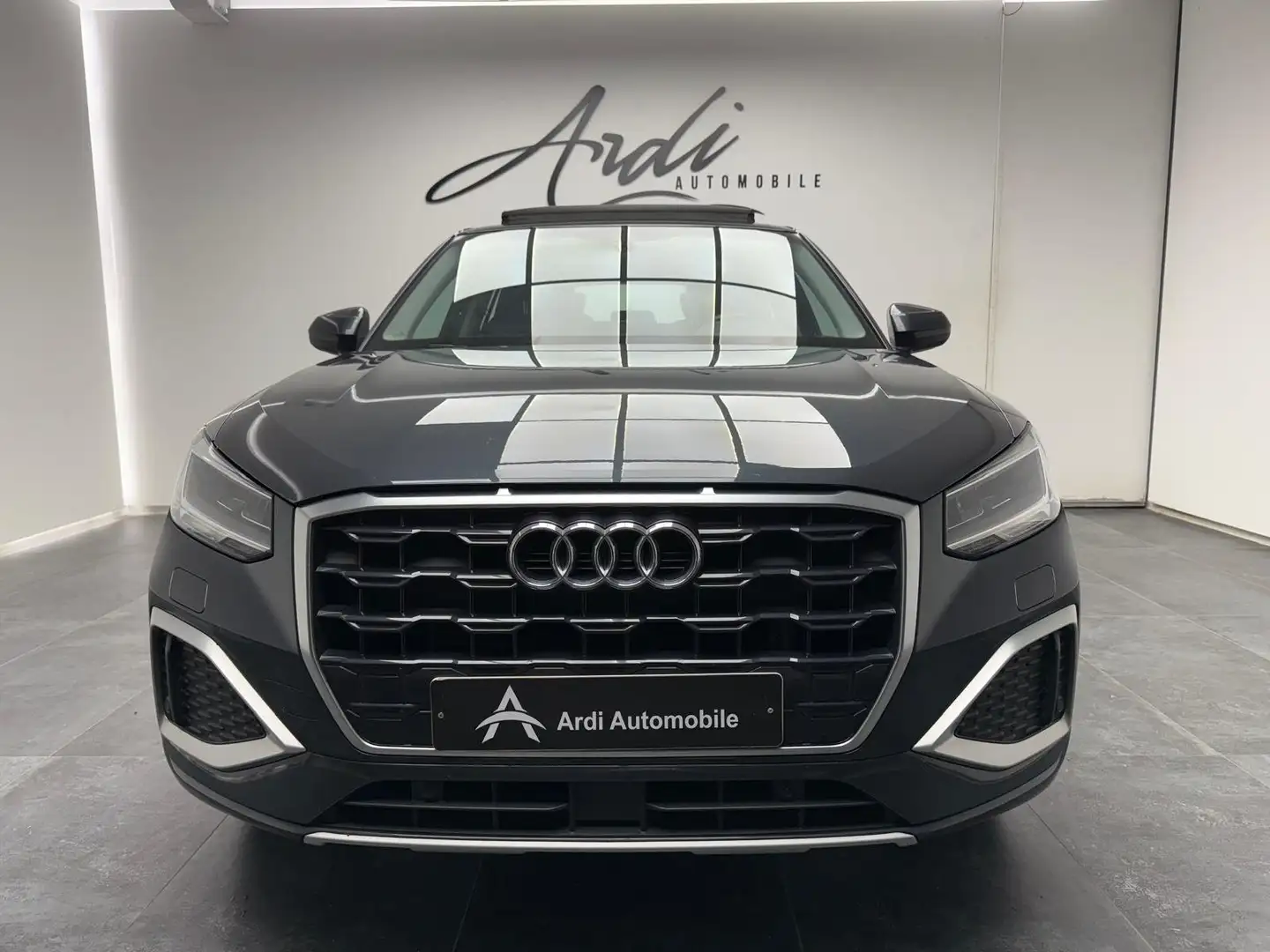 Audi Q2 2.0 TDi Stronic Sport*GARANTIE*1ER PROP*TOIT OUV* Grijs - 2